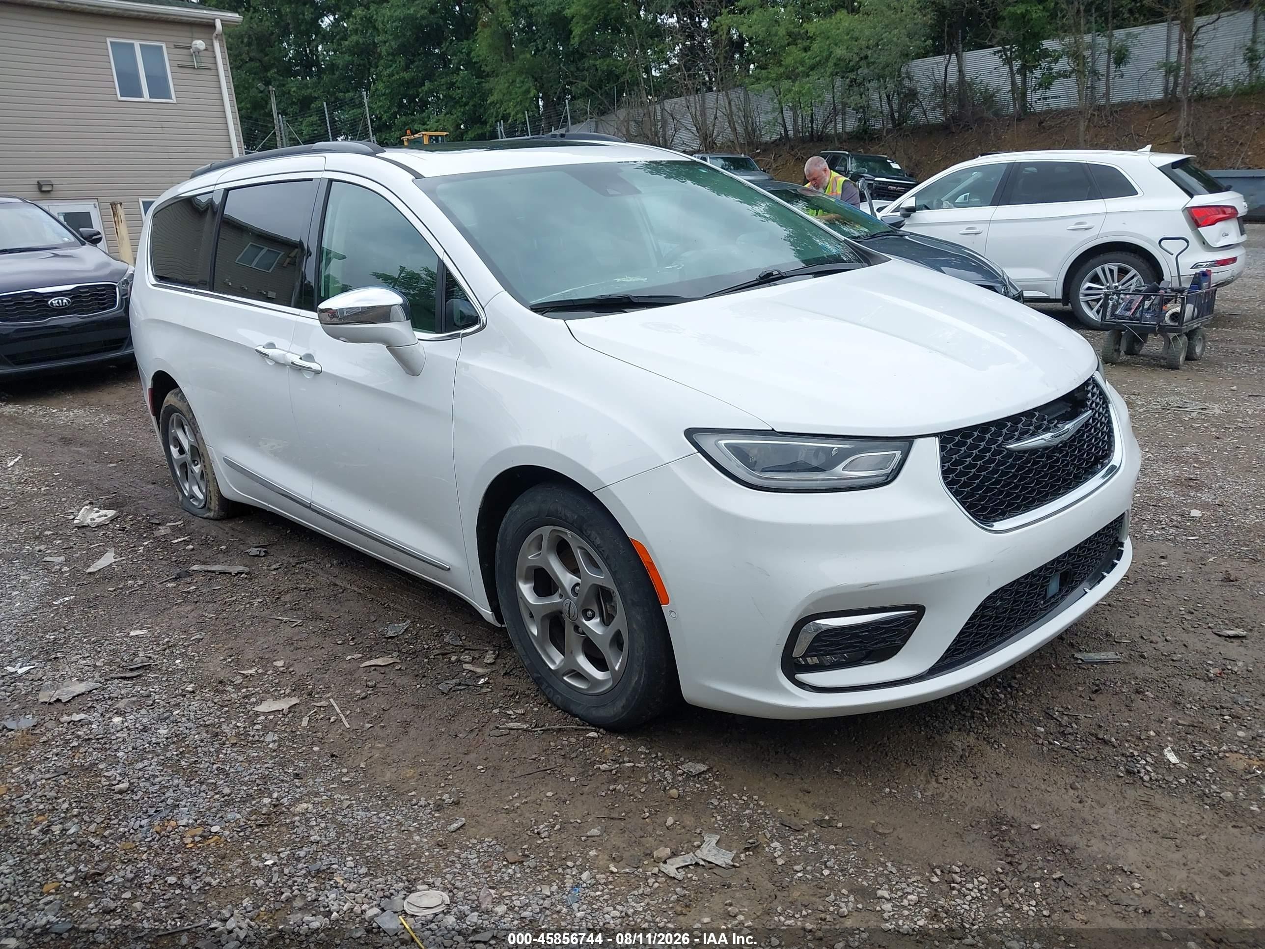 2022 Chrysler Pacifica VIN 2C4RC1GG7NR158534 — IAAI salvage auction photo