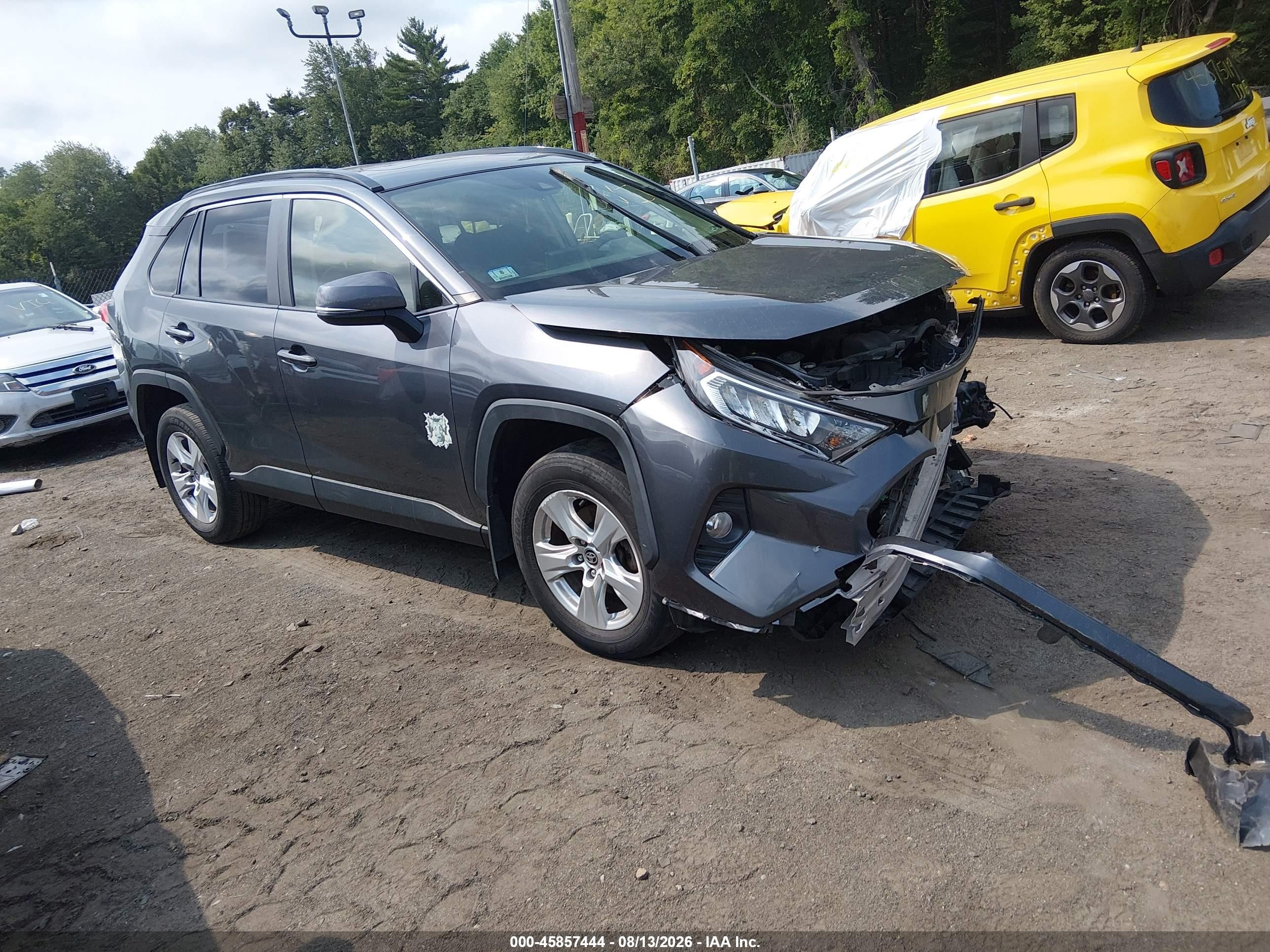 2020 Toyota RAV4 VIN JTMP1RFV2LD530762 — IAAI salvage auction photo