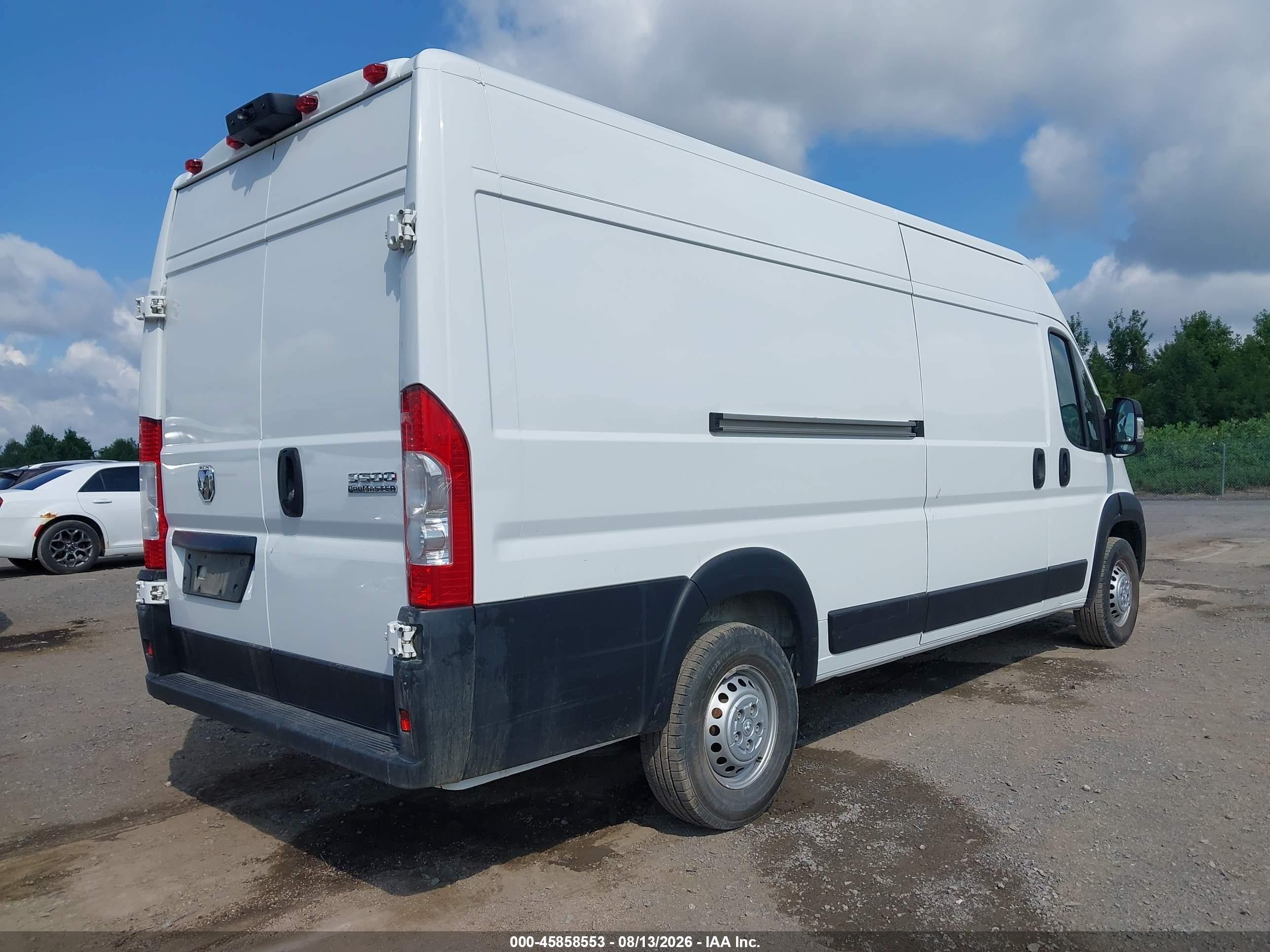 2025 Ram Promaster city VIN 3C6MRVJG0SE517879 IAAI salvage auction — Side, Enterprise Vehicles Clear Only (New York), sold $18,950 on 2026-08-18 (photo 4)