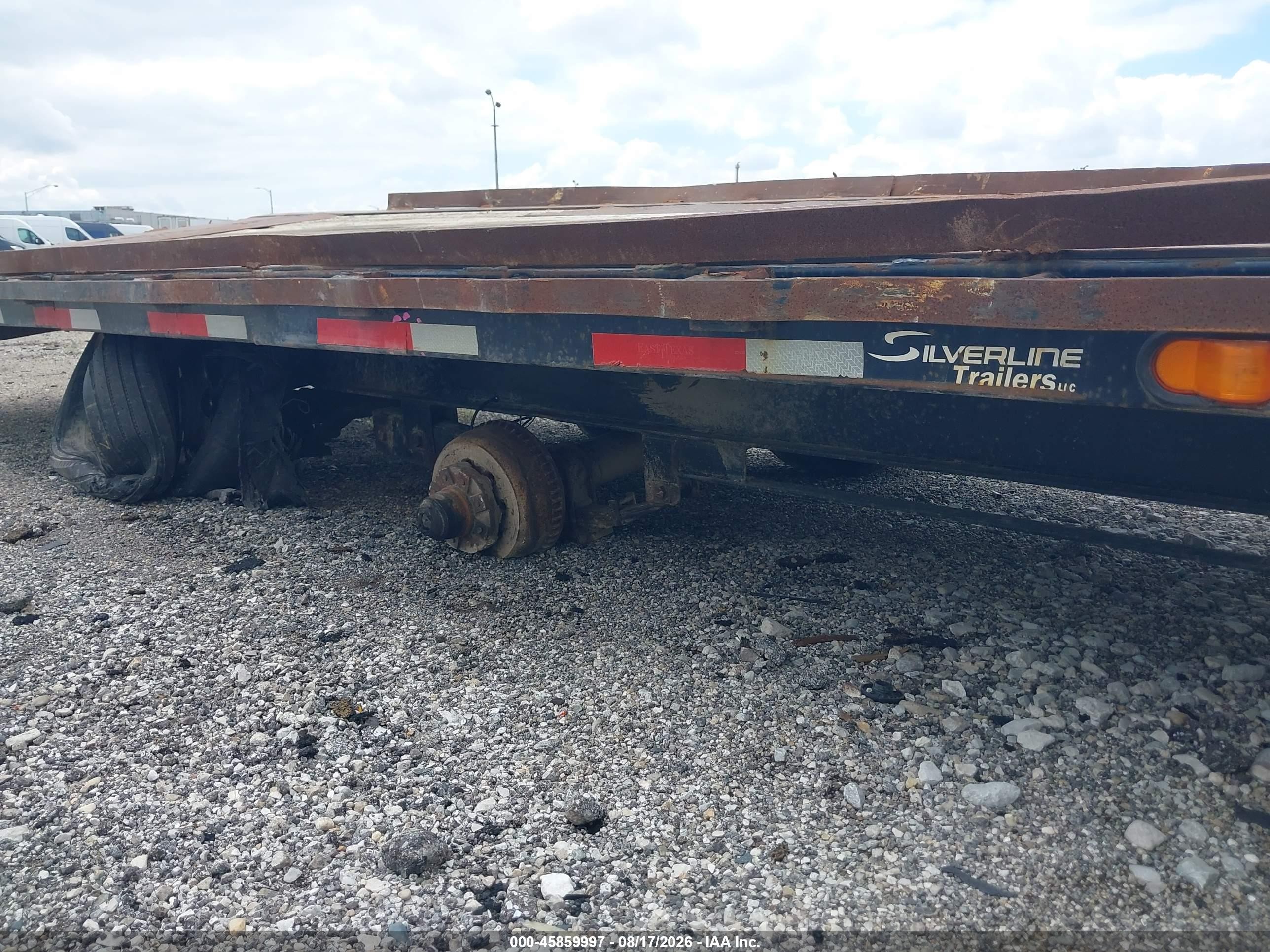 2022 East Texas 40' Flatbed Gooseneck VIN 58SGB4024NE029187 IAAI salvage auction — Side, Salvage (Indiana), sold $1,550 on 2026-09-09 (photo 6)