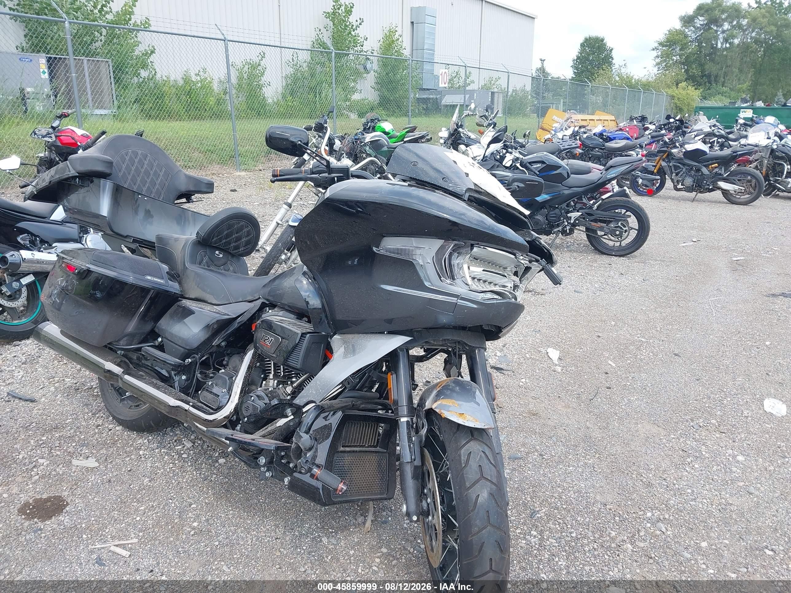 2025 Harley-Davidson FLTRXSE VIN 1HD1TC614SB960831 — IAAI salvage auction photo