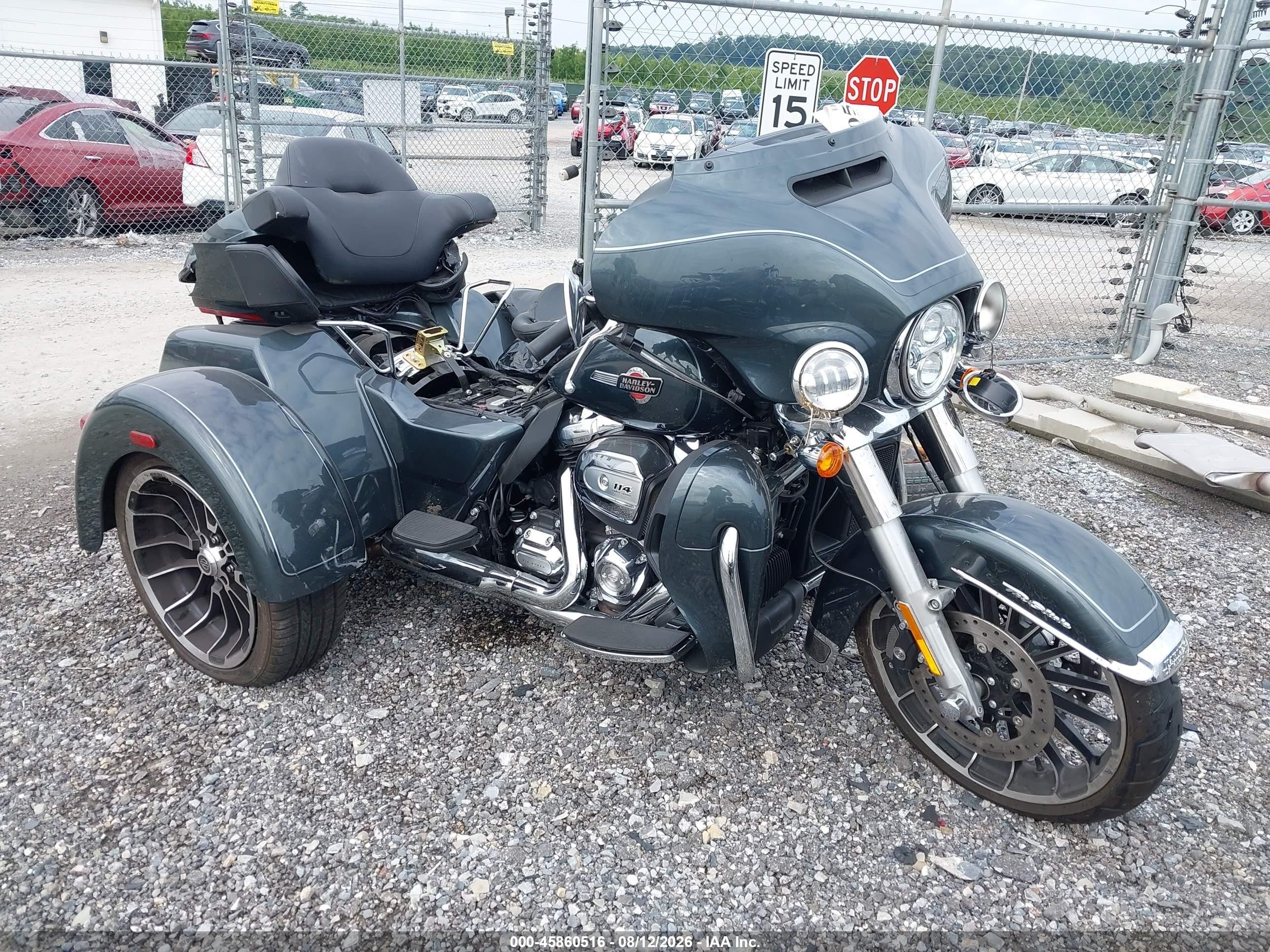 2025 Harley-Davidson FLHTCUTG VIN 1HD1MAF18SB855324 — IAAI salvage auction photo