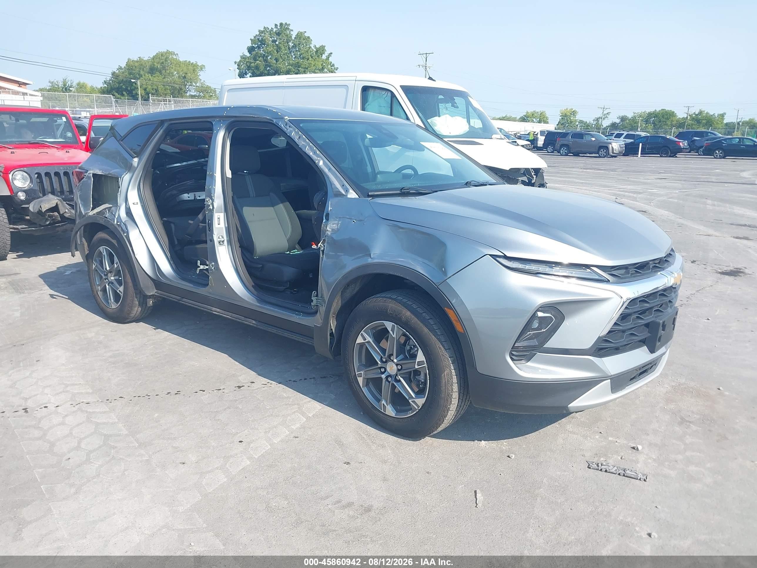 2025 Chevrolet Blazer VIN 3GNKBHR48SS206662 — IAAI salvage auction photo