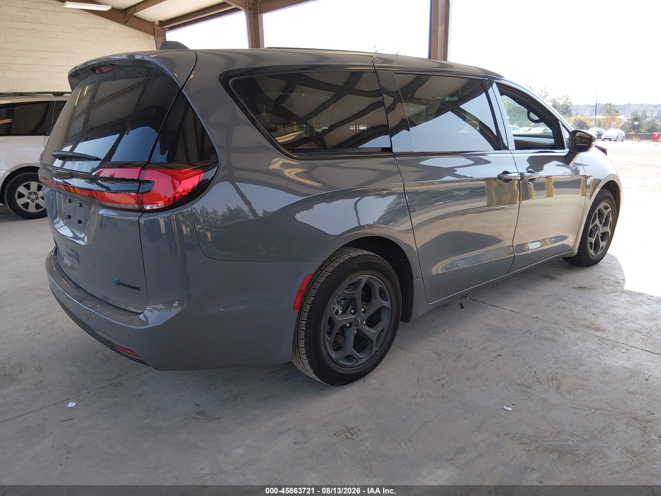 2022 Chrysler Pacifica VIN 2C4RC1L70NR119449 IAAI salvage auction — Front End, Bill Of Sale (Washington), sold $9,100 on 2026-09-13 (photo 4)