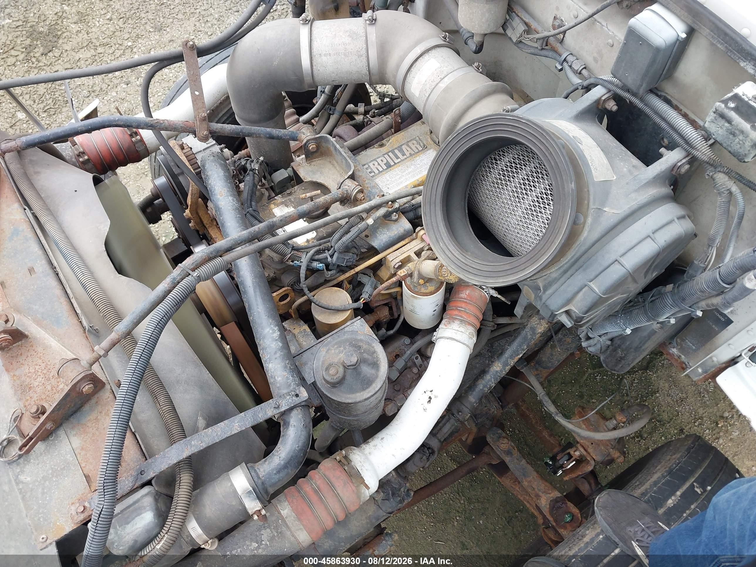 2000 Peterbilt 330 VIN 2NPNHD7X2YM522449 IAAI salvage auction — Unknown, Clear (Pennsylvania), sold $35,000 on 2026-09-14 (photo 9)