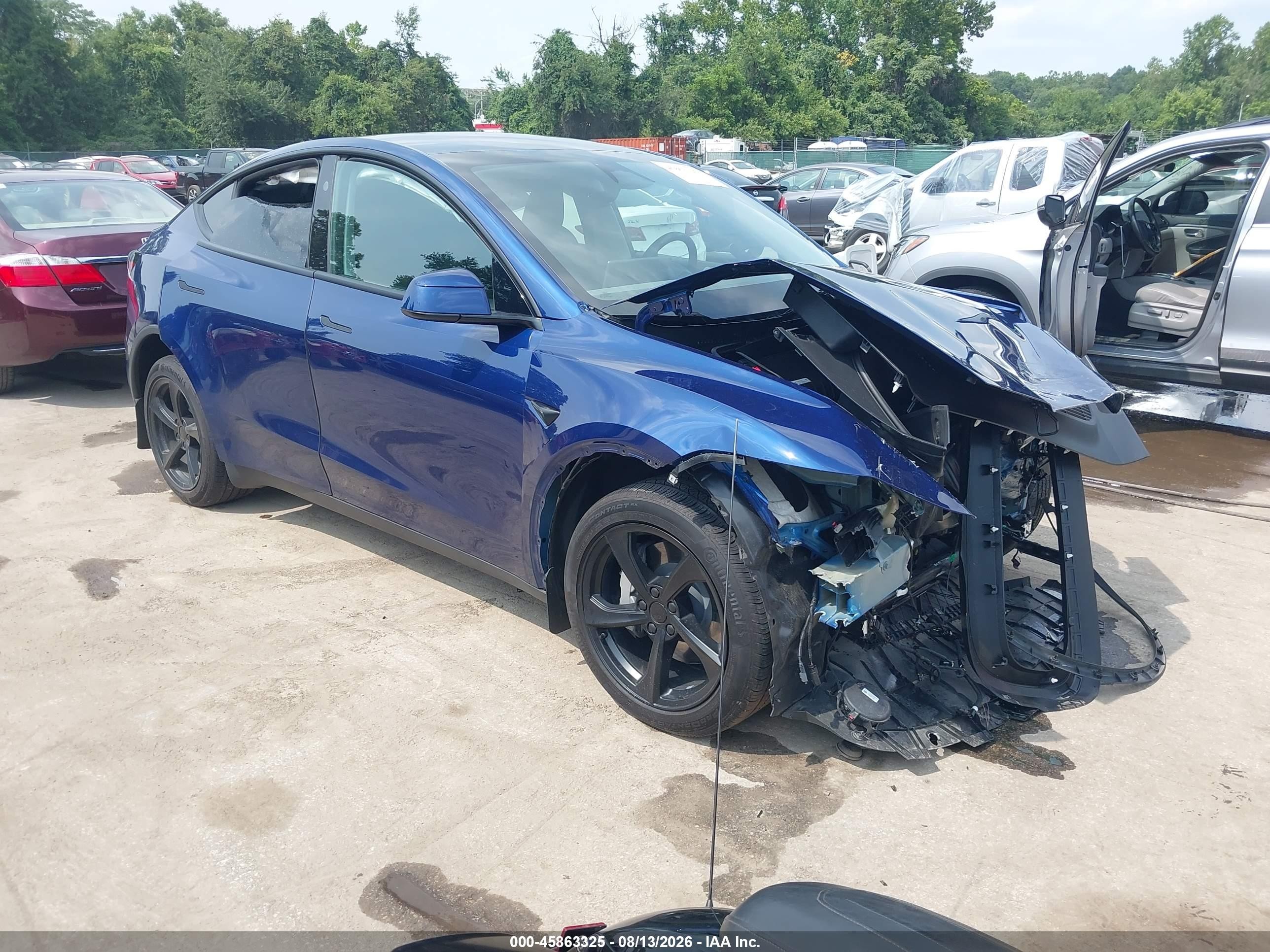 2026 Tesla Model Y VIN 7SAYGDEE8TF375010 — IAAI salvage auction photo