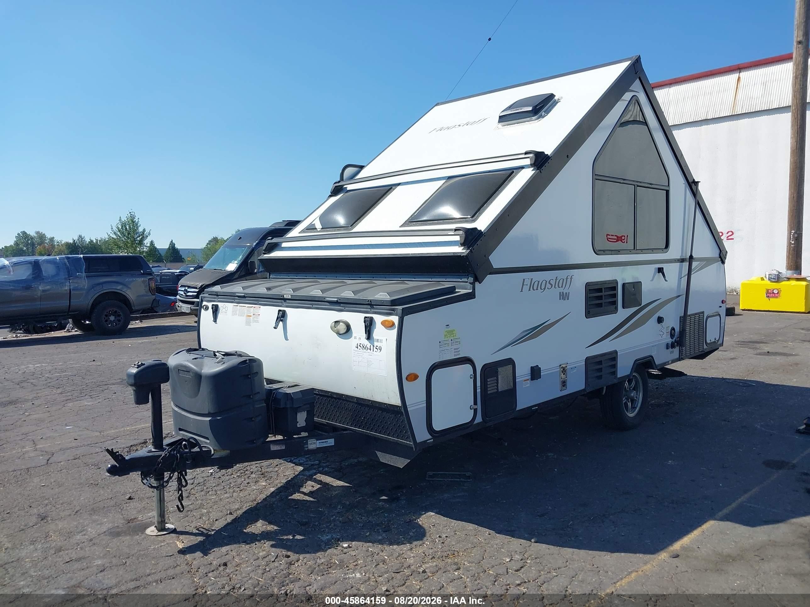 2020 Forest River Flagstaff VIN 4X4CFS211MD184791 IAAI salvage auction — Hail, Salvage (Oregon), sold $2,850 on 2026-10-14 (photo 2)