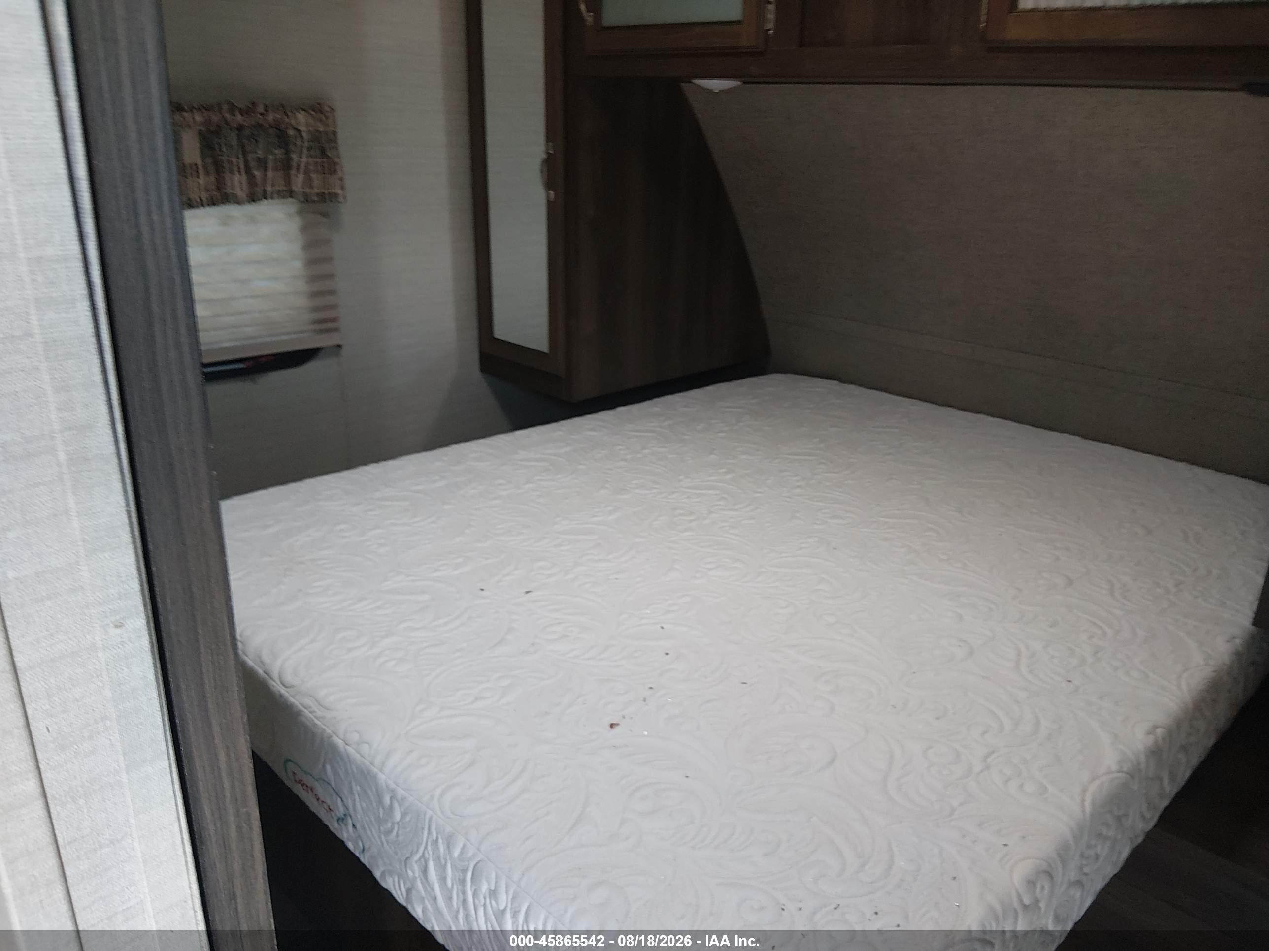 2018 Keystone Rv Premier VIN 4YDT26R28JD437346 IAAI salvage auction — Top/Roof, Salvage (Tennessee), sold $4,800 on 2026-09-09 (photo 5)
