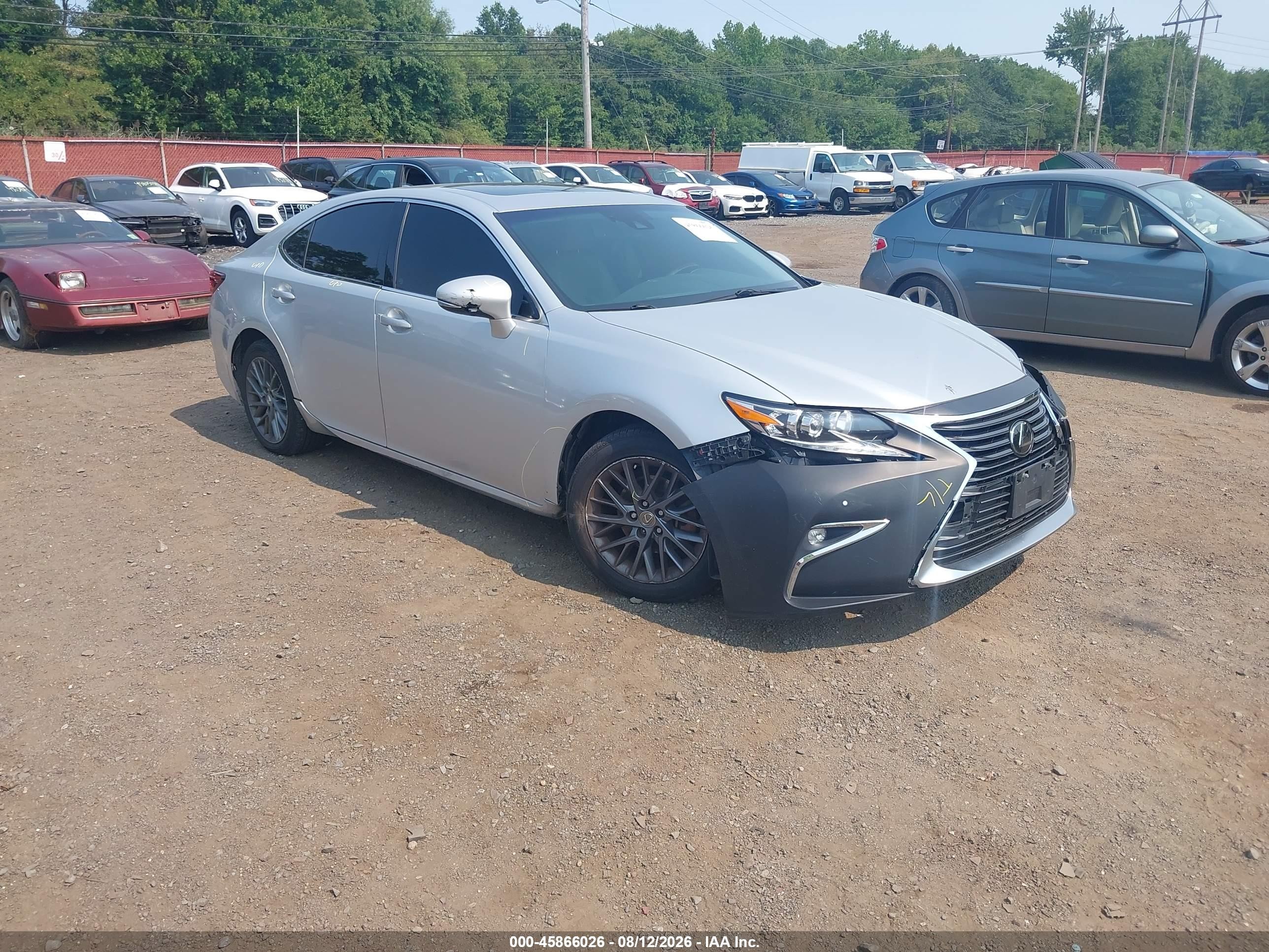 2018 Lexus ES 350 VIN 58ABK1GG9JU114718 — IAAI salvage auction photo