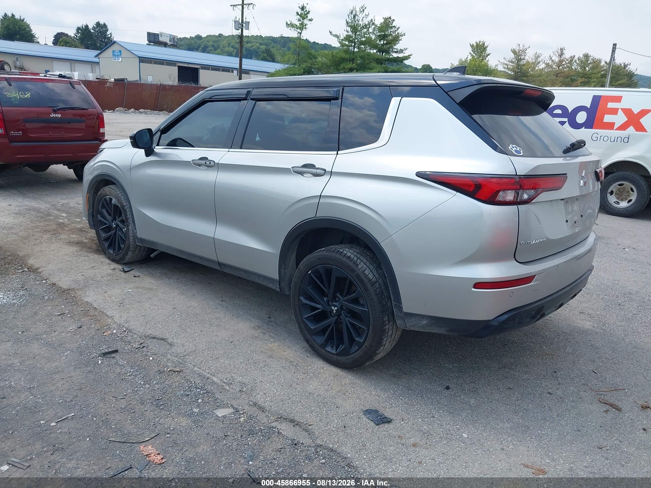 2023 Mitsubishi Outlander VIN JA4J4VA85PZ040892 IAAI salvage auction — Front End, Wait Title, sold $5,700 on 2026-09-20 (photo 3)