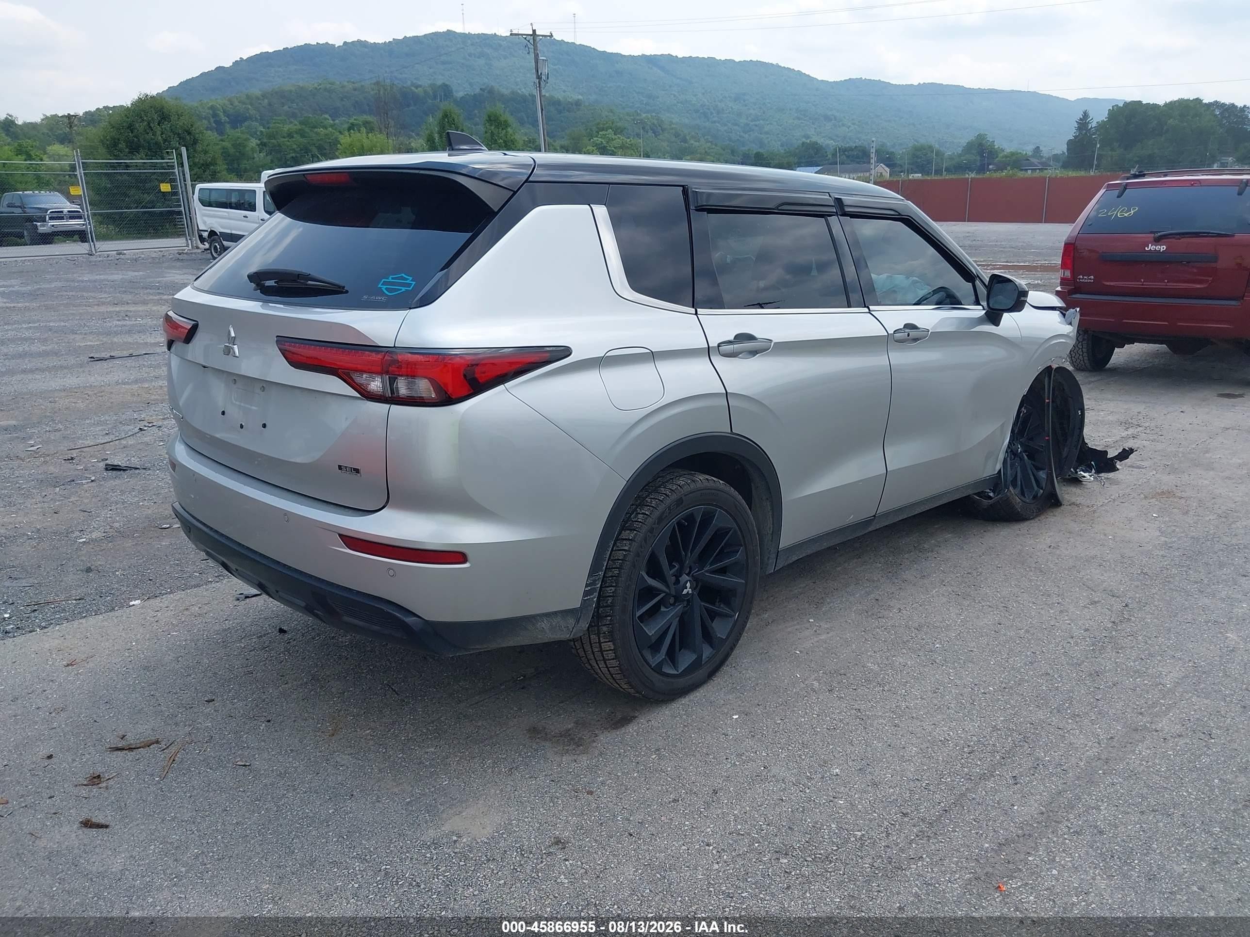 2023 Mitsubishi Outlander VIN JA4J4VA85PZ040892 IAAI salvage auction — Front End, Wait Title, sold $5,700 on 2026-09-20 (photo 4)