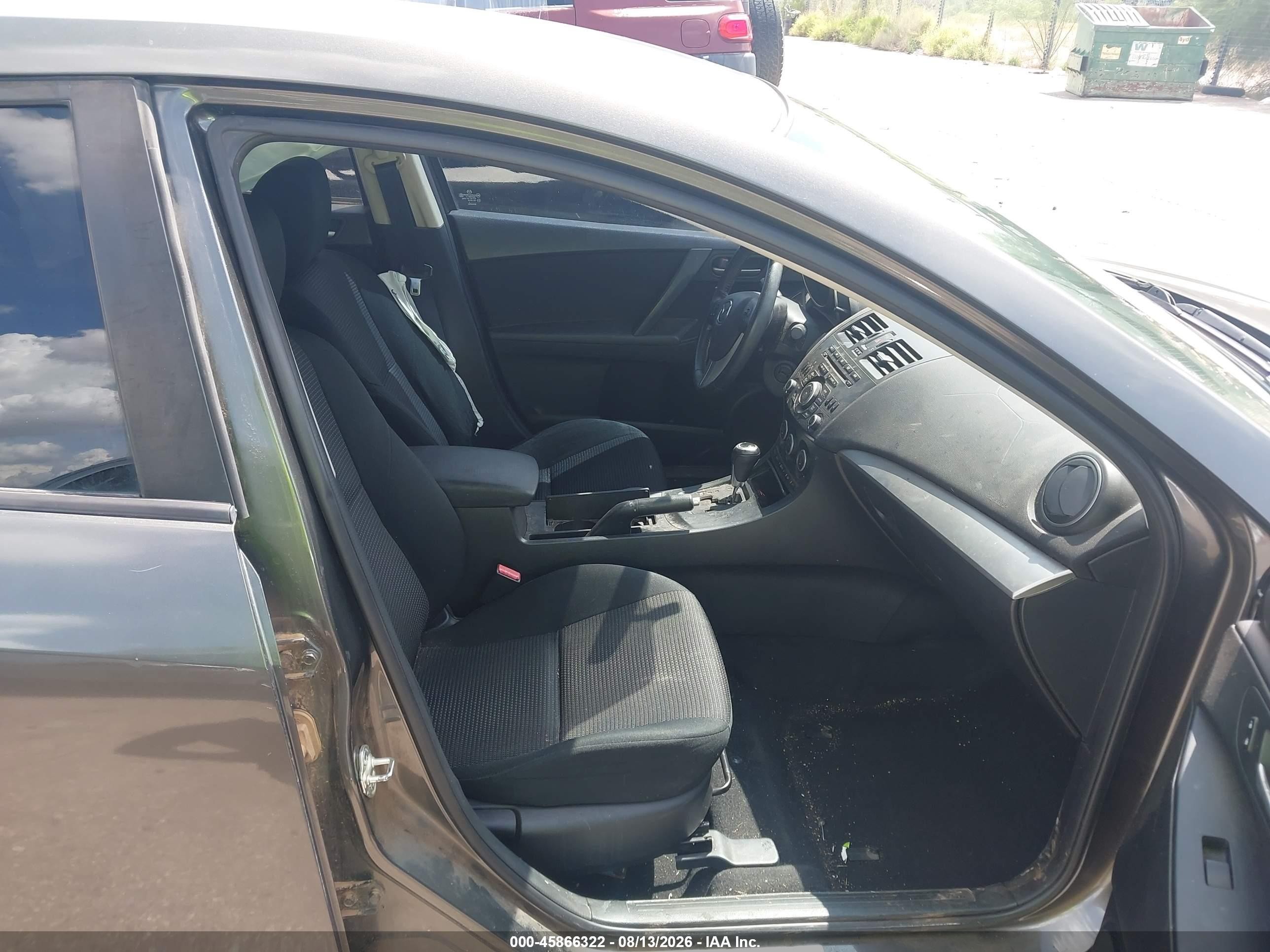 2013 Mazda 3 VIN JM1BL1VP8D1792992 IAAI salvage auction — Side, Salvage (Arizona), sold $750 on 2026-10-11 (photo 5)