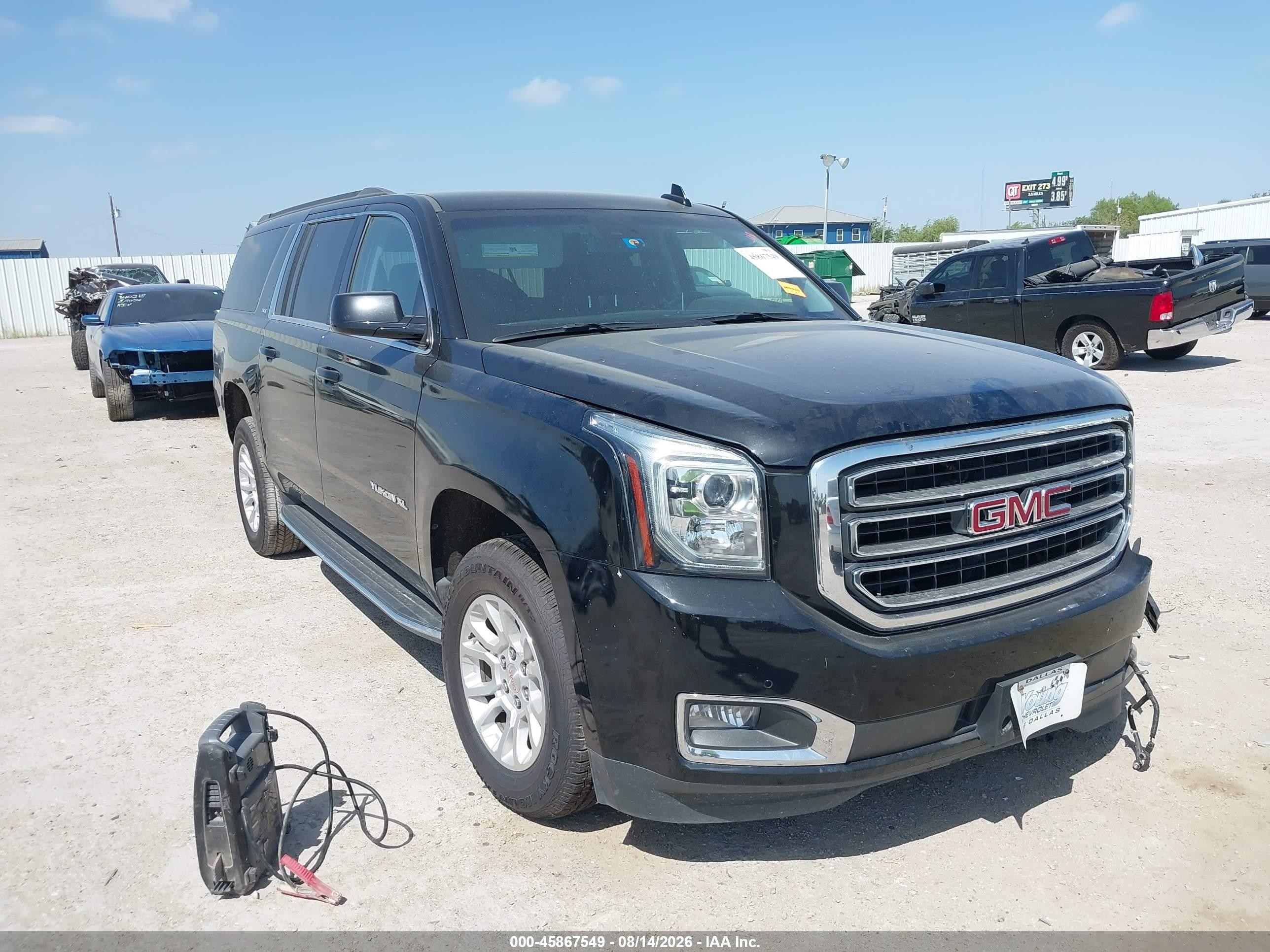 2019 GMC Yukon XL VIN 1GKS1GKC2KR327900 — IAAI salvage auction photo