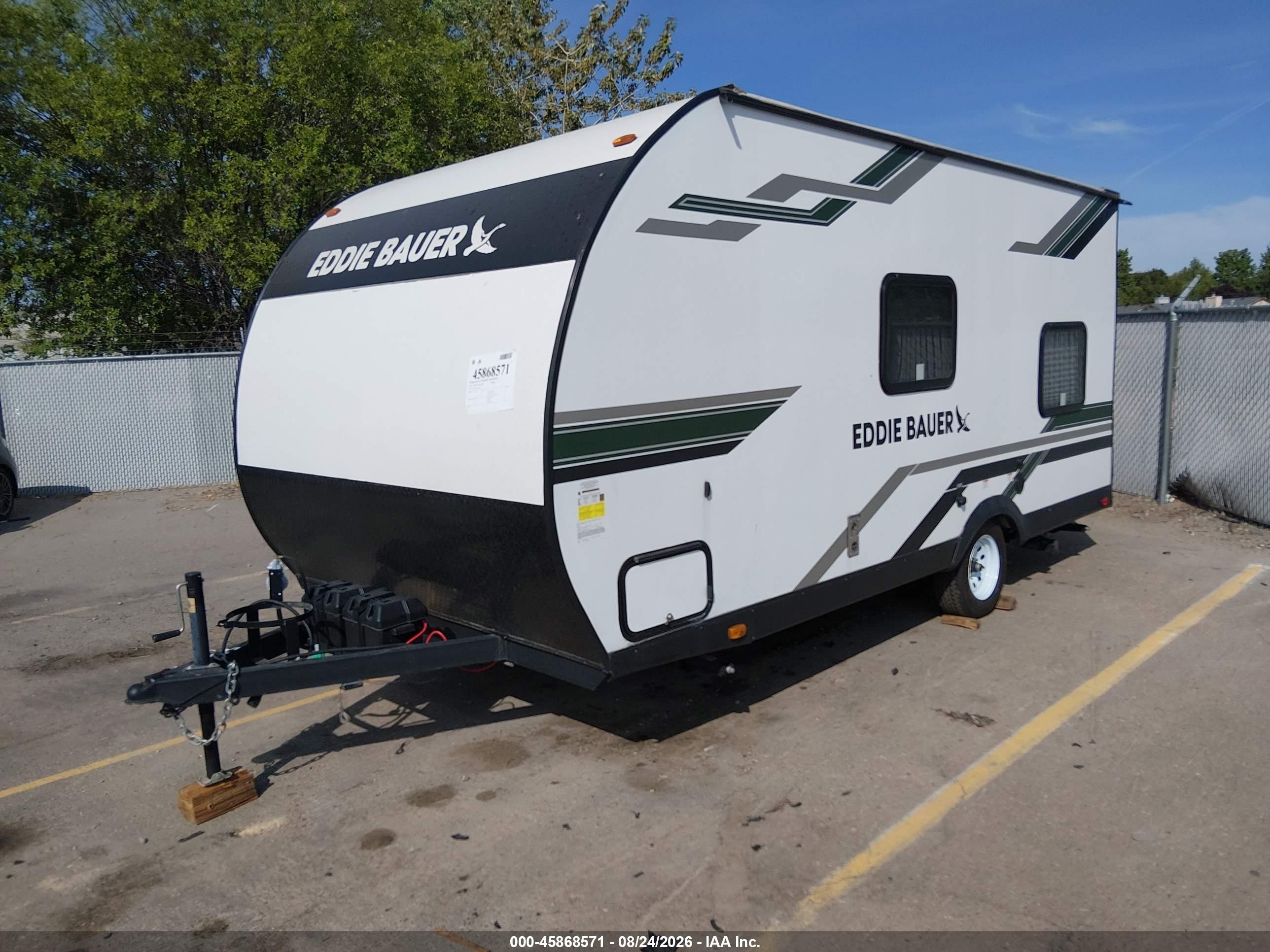 2025 Heartland Rv Eddie Bauer VIN 5SFYB2115SM544101 IAAI salvage auction — All Over, Salvage (Idaho), sold $3,100 on 2026-10-03 (photo 2)