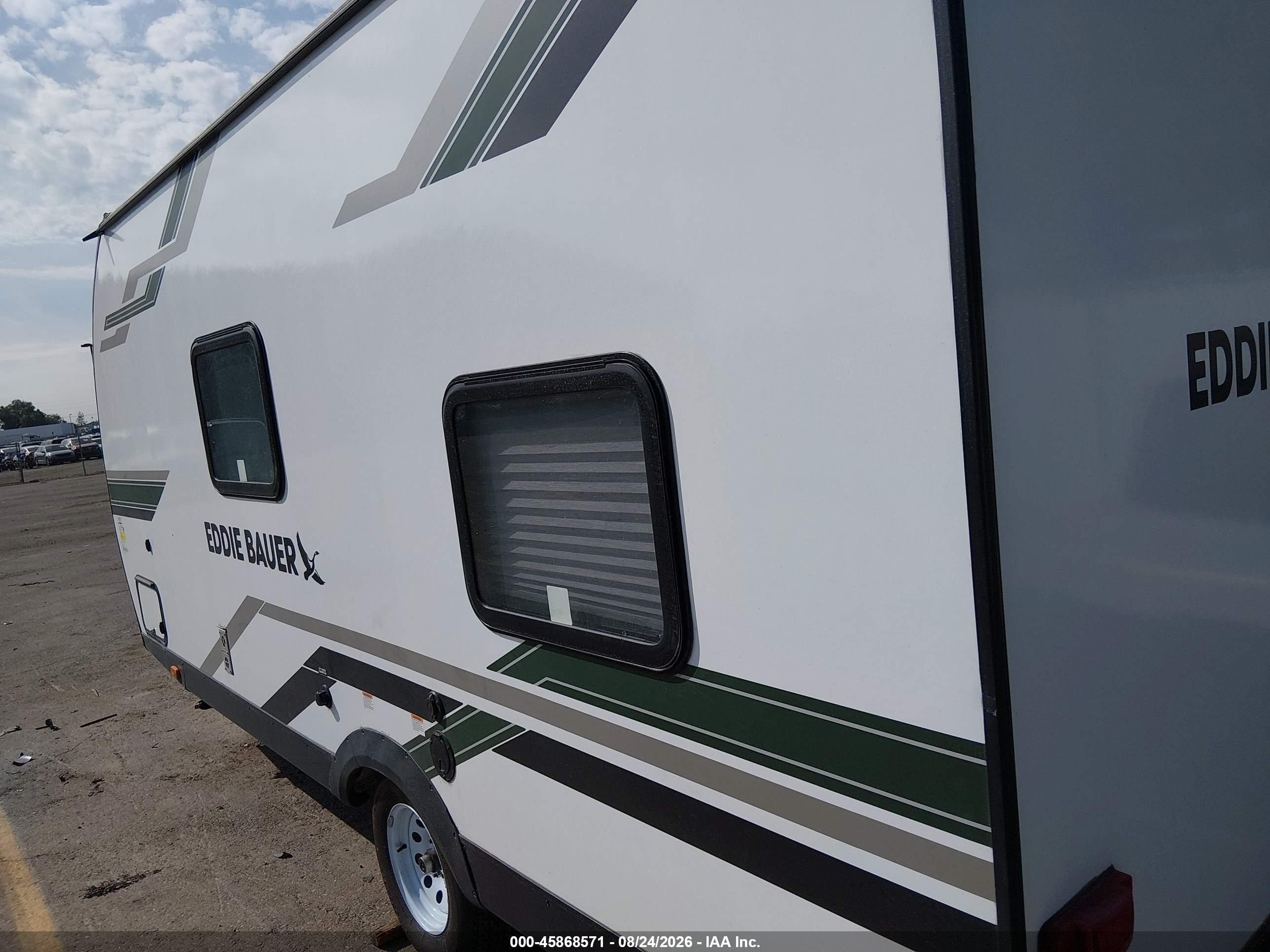 2025 Heartland Rv Eddie Bauer VIN 5SFYB2115SM544101 IAAI salvage auction — All Over, Salvage (Idaho), sold $3,100 on 2026-10-03 (photo 3)