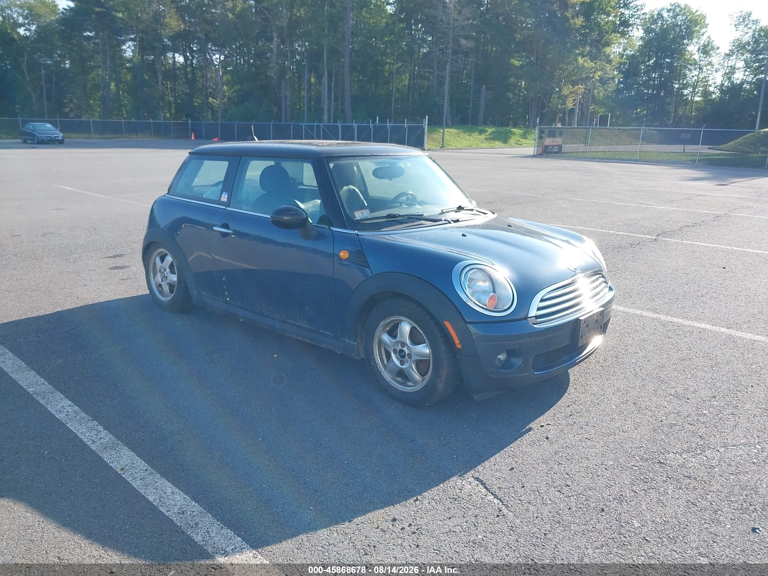 2009 Mini Cooper VIN WMWMF33549TU75572 IAAI salvage auction — Normal Wear, Clear (New York), sold $1,500 on 2026-09-12 (photo 1)