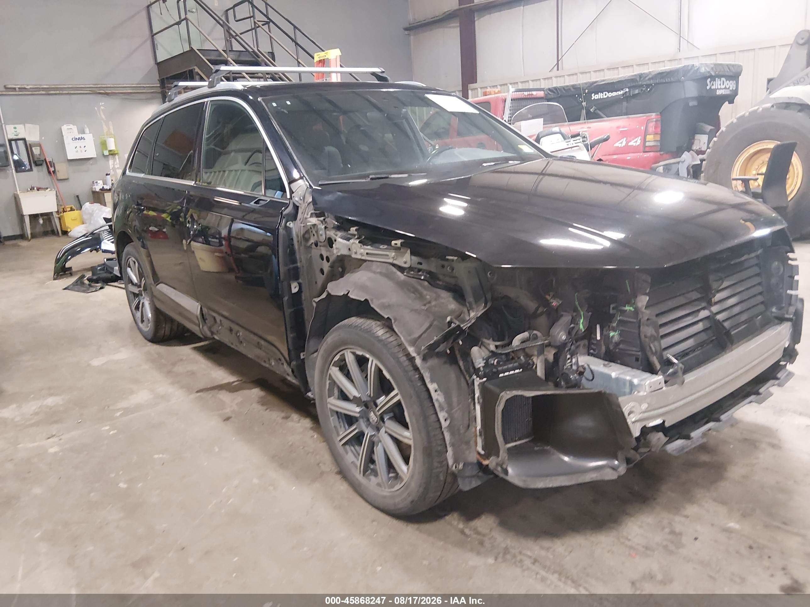 2019 Audi Q7 VIN WA1LAAF7XKD014787 — IAAI salvage auction photo