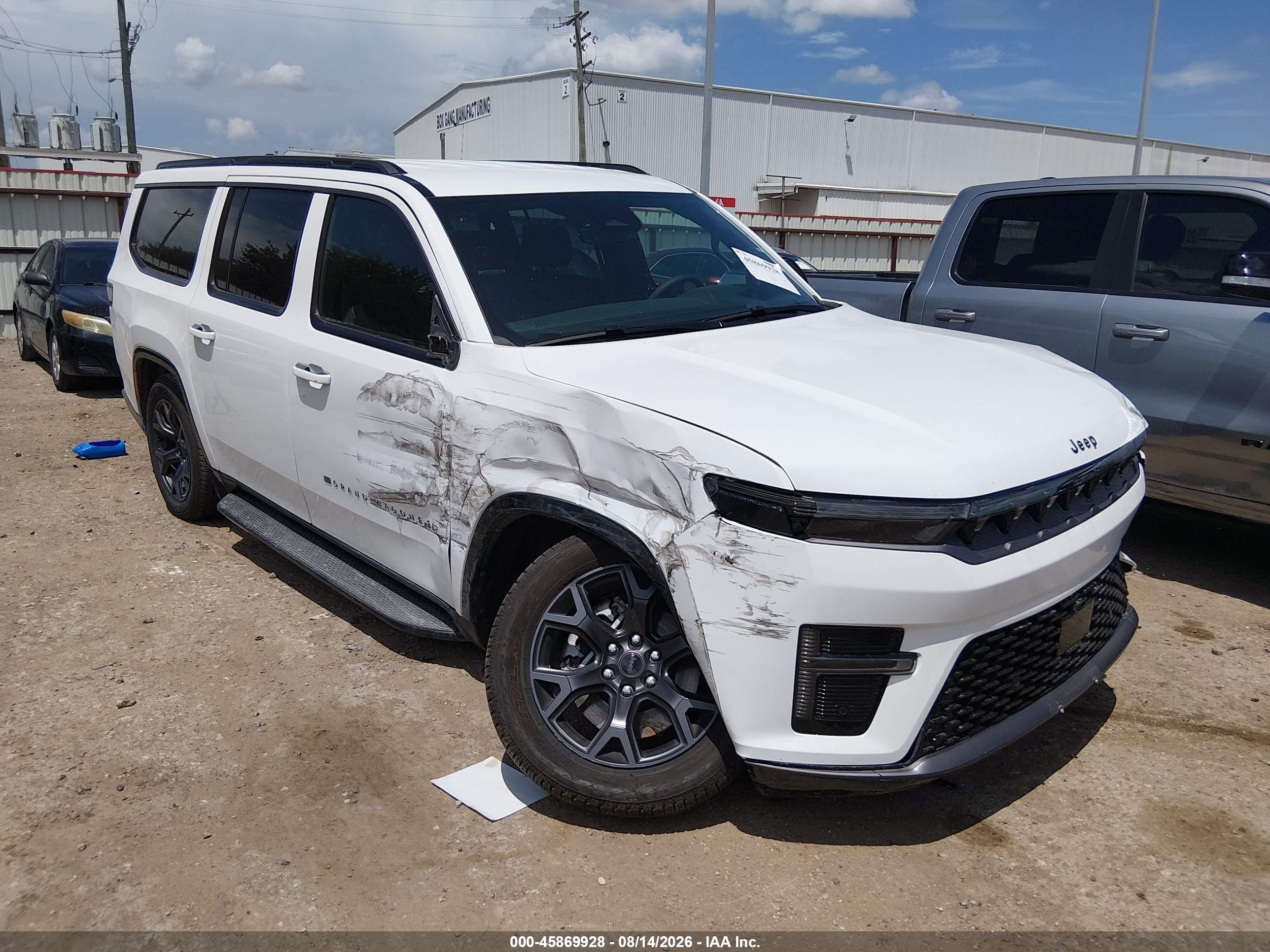 2026 Jeep Grand Wagoneer VIN 1C4SJSBP1TS157833 — IAAI salvage auction photo