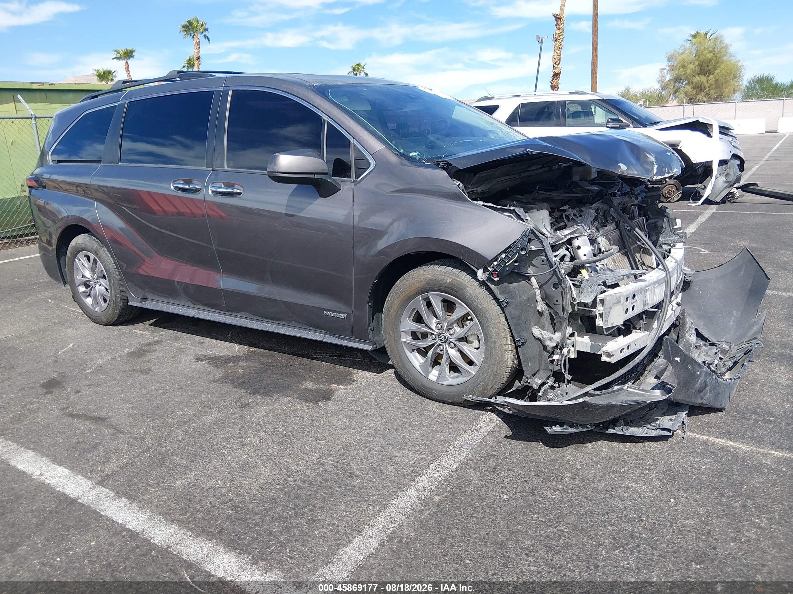 2021 Toyota Sienna VIN 5TDJRKEC5MS031966 — IAAI salvage auction photo