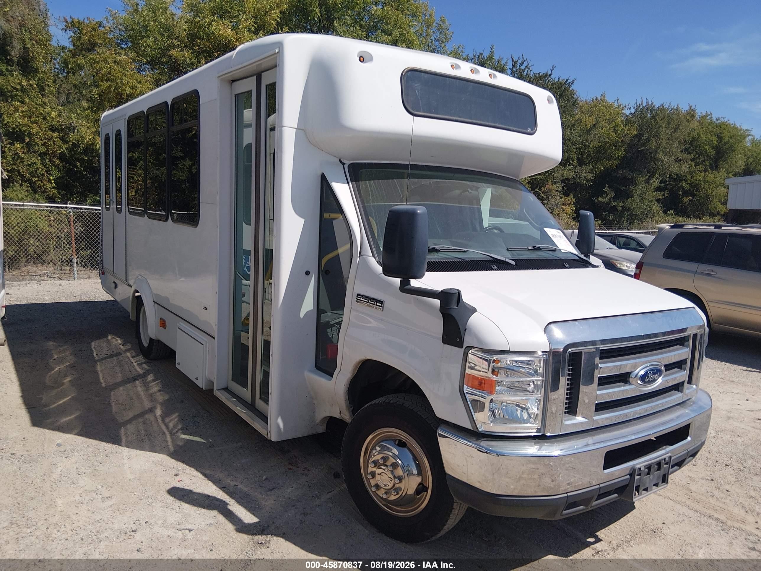 2019 Ford E-350 VIN 1FDEE3FS8KDC27624 — IAAI salvage auction photo