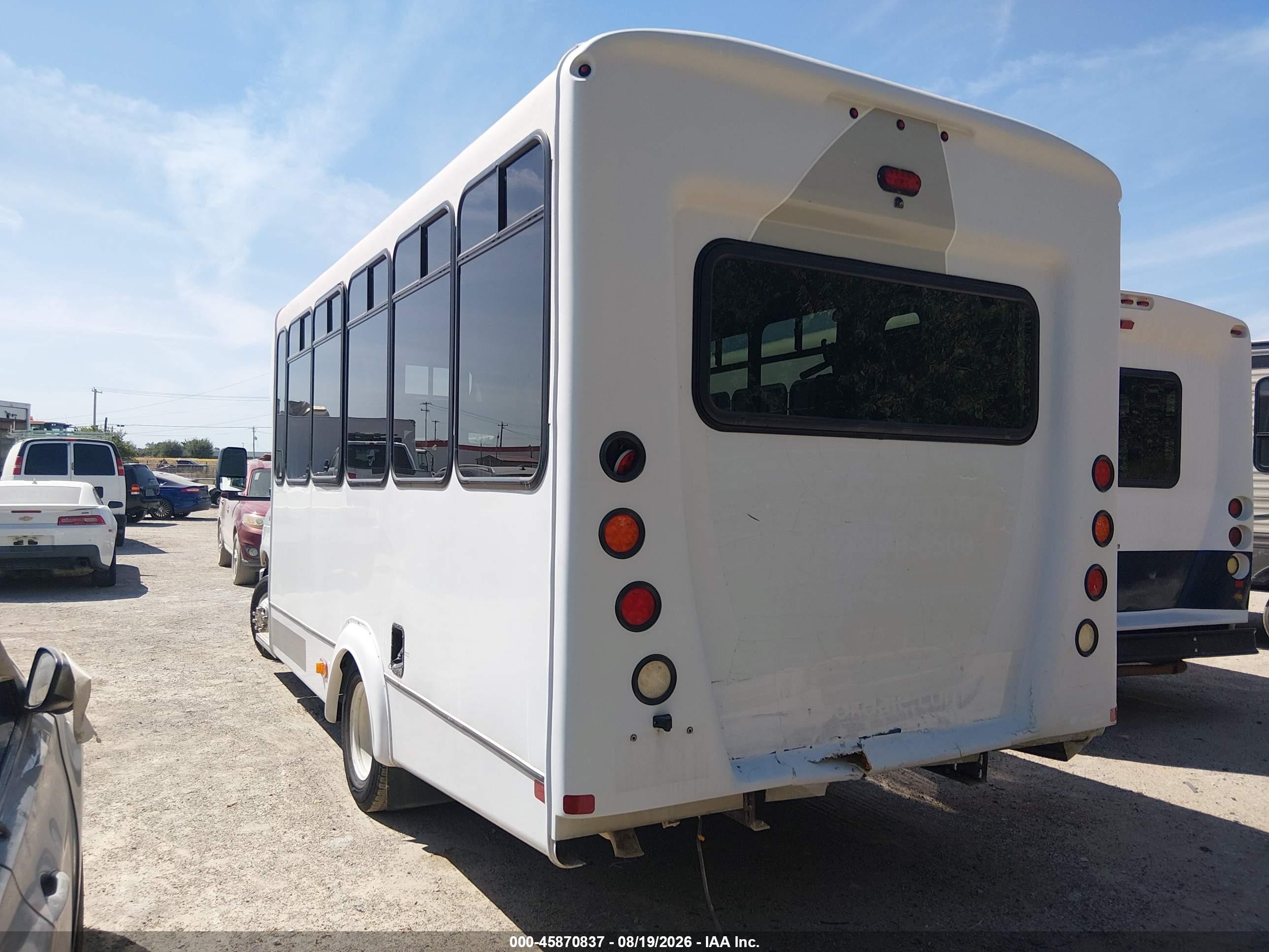 2019 Ford E-350 VIN 1FDEE3FS8KDC27624 IAAI salvage auction — Normal Wear, Clear (Texas), sold $8,800 on 2026-08-31 (photo 3)