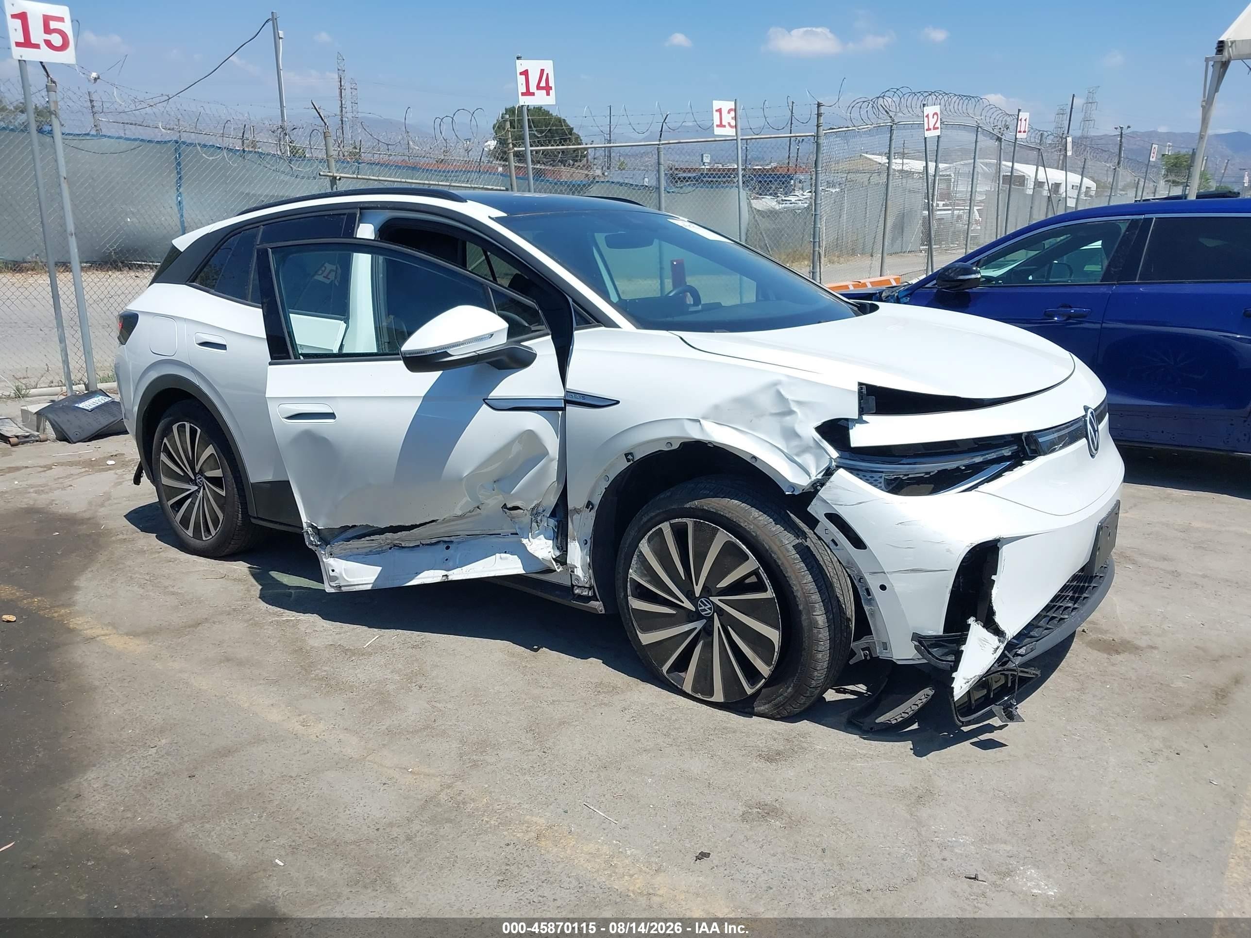 2024 Volkswagen ID.4 VIN 1V25MPE8XRC008053 — IAAI salvage auction photo