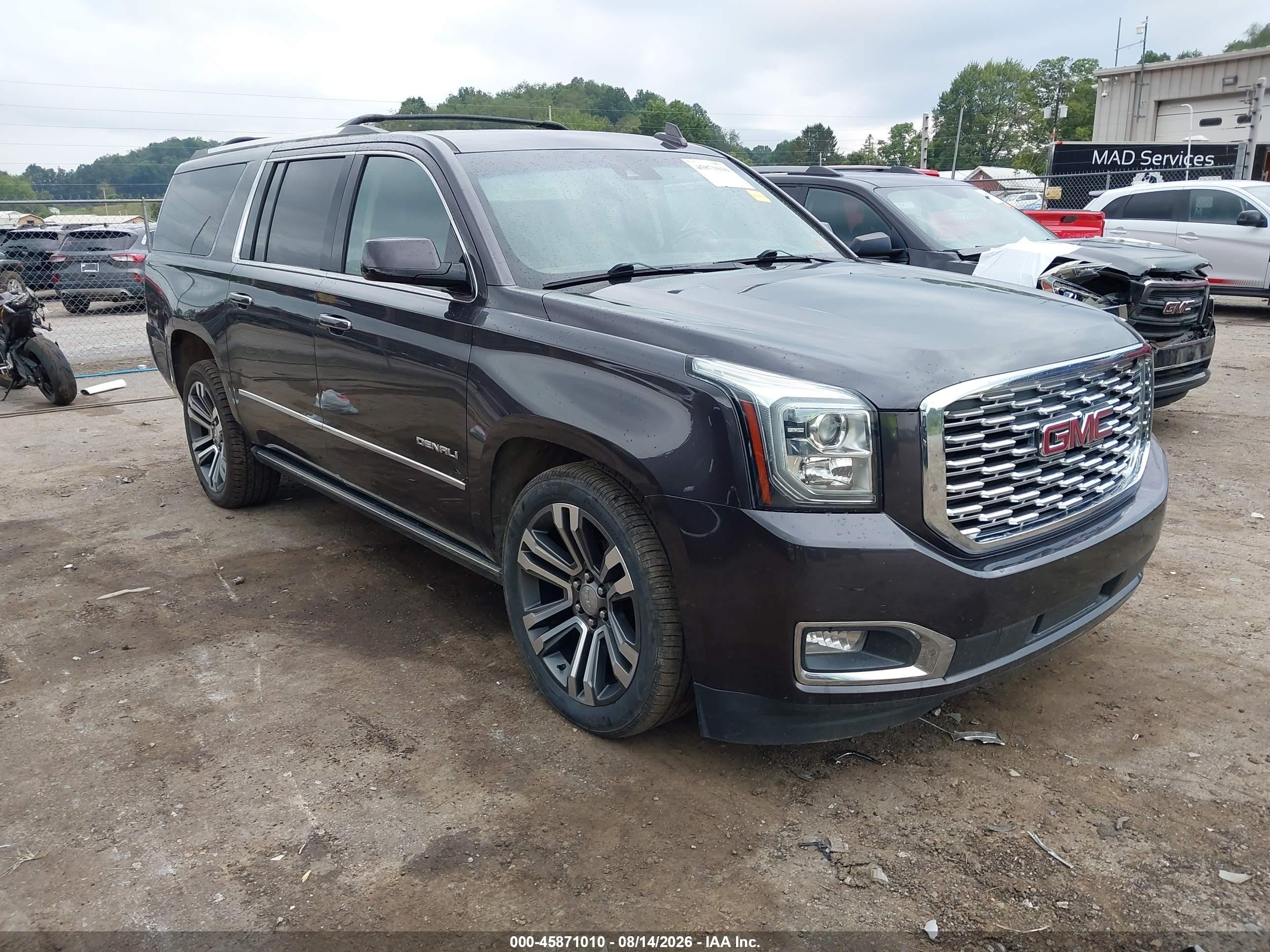 2018 GMC Yukon XL VIN 1GKS2HKJ5JR159573 — IAAI salvage auction photo