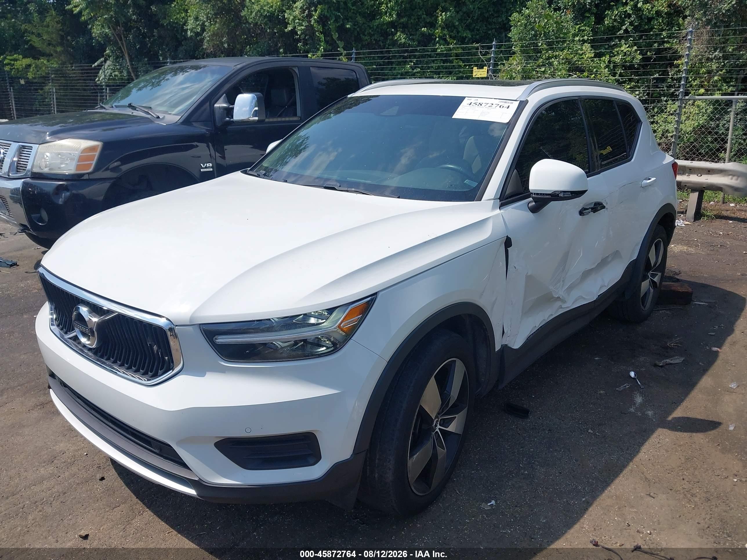 2020 Volvo XC40 VIN YV4162UK9L2194219 IAAI salvage auction — Side, Salvage (North Carolina), sold $4,750 on 2026-09-12 (photo 2)