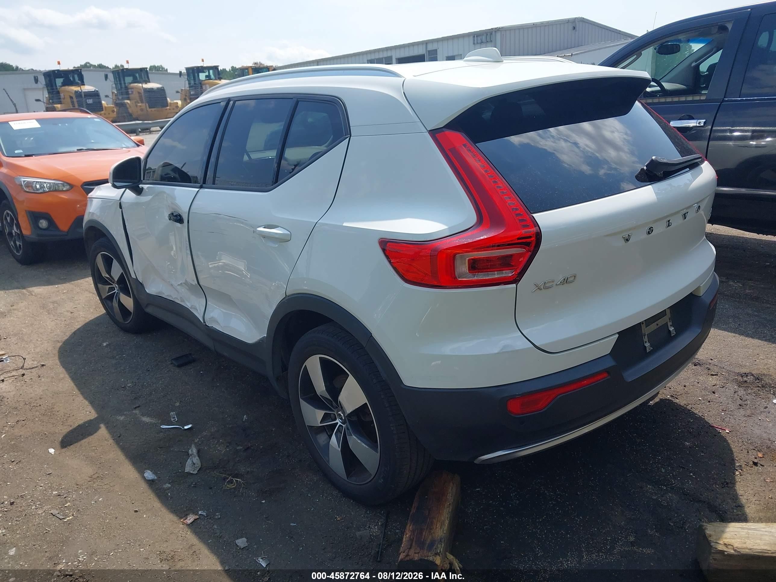2020 Volvo XC40 VIN YV4162UK9L2194219 IAAI salvage auction — Side, Salvage (North Carolina), sold $4,750 on 2026-09-12 (photo 3)