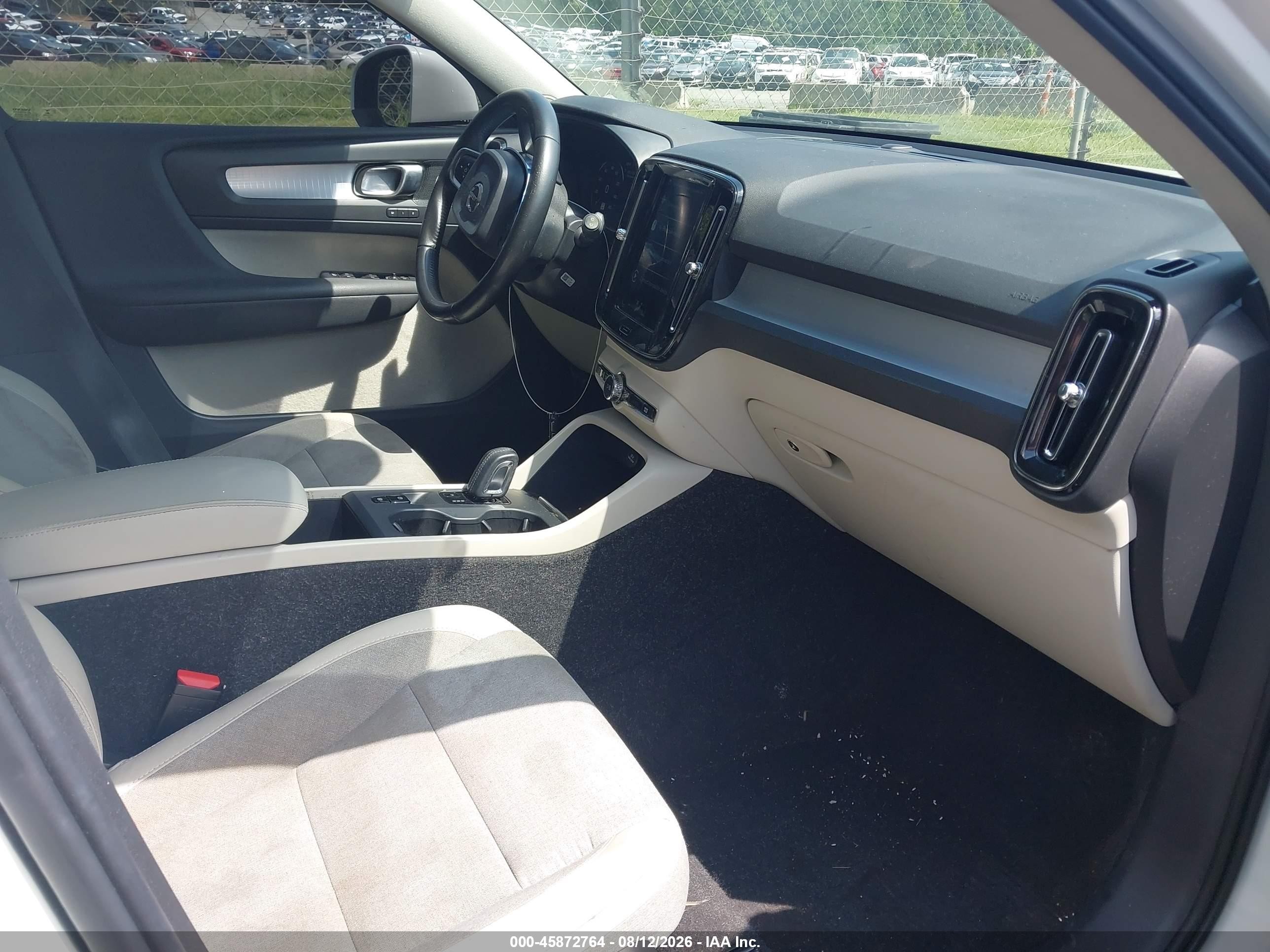 2020 Volvo XC40 VIN YV4162UK9L2194219 IAAI salvage auction — Side, Salvage (North Carolina), sold $4,750 on 2026-09-12 (photo 5)