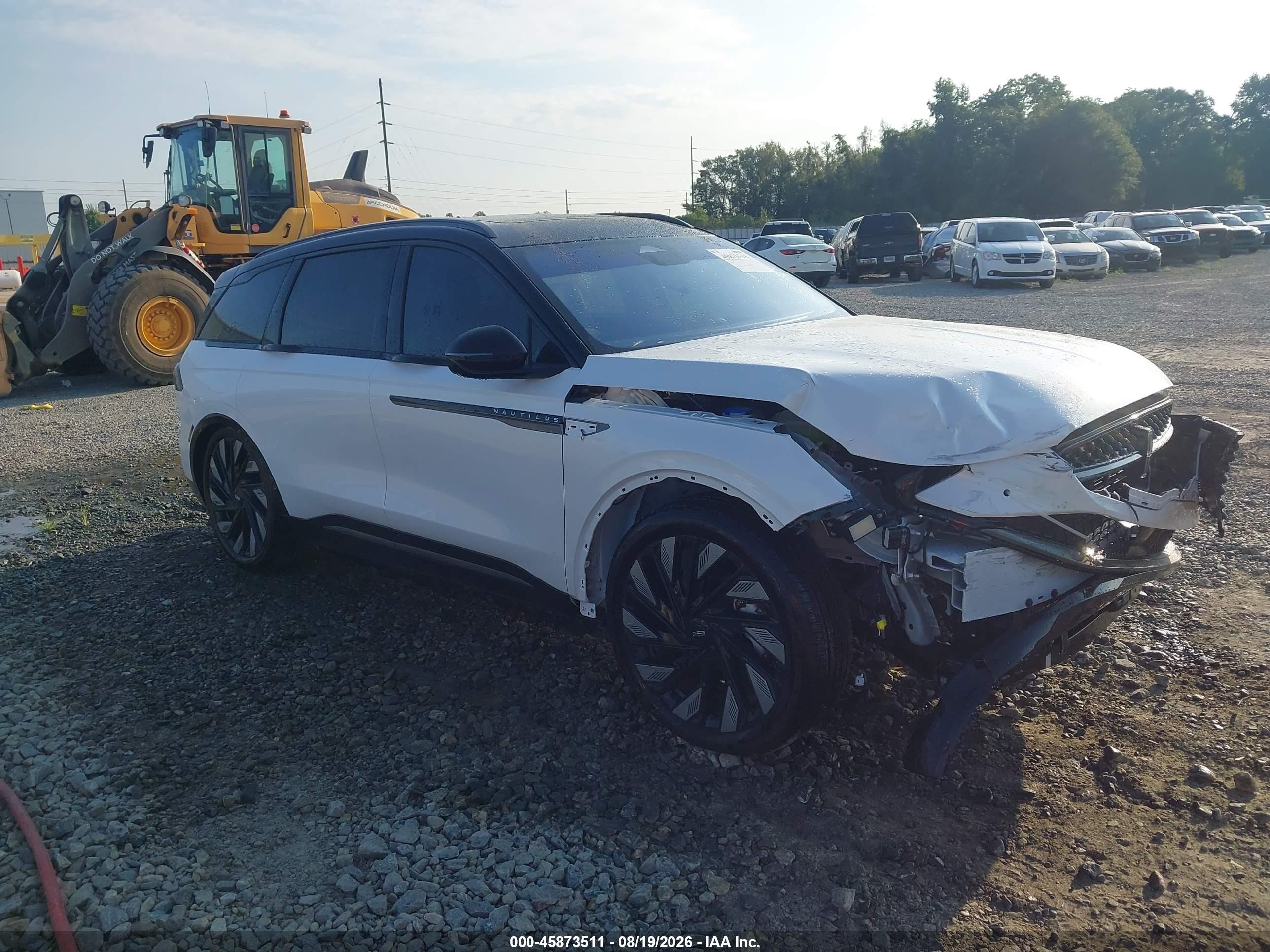 2026 Lincoln Nautilus VIN 5LMPJ8KA5TJ052618 — IAAI salvage auction photo