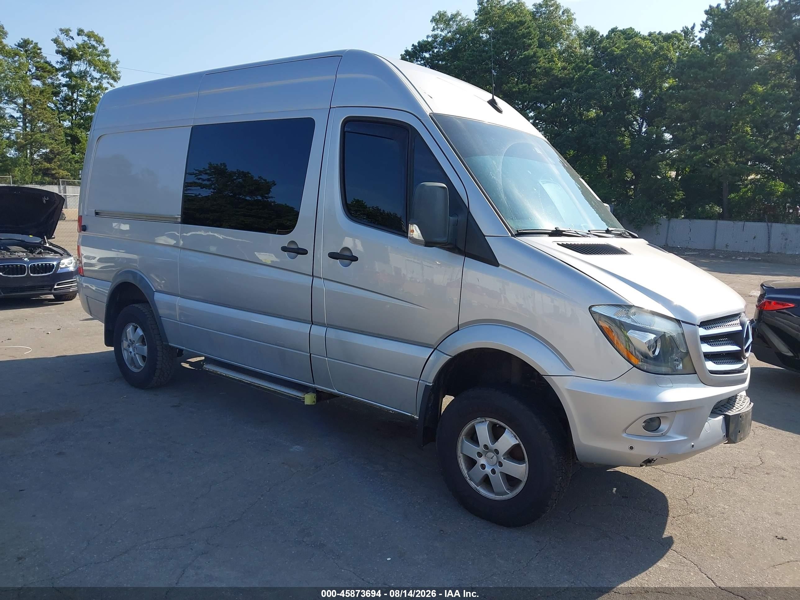2017 Mercedes-Benz Sprinter VIN WD4FE7CD5HP574623 — IAAI salvage auction photo