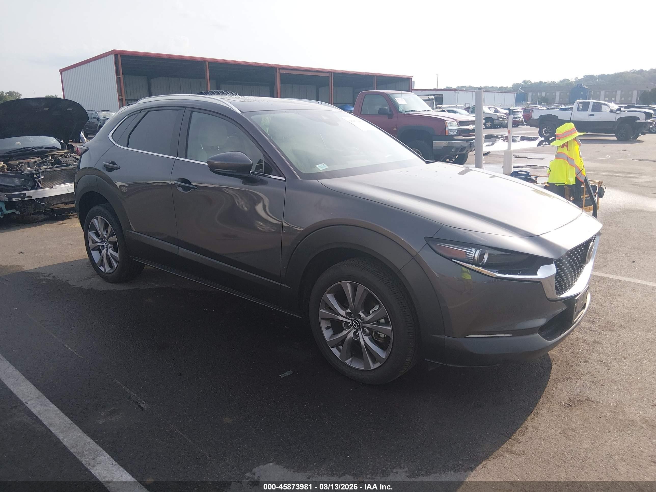 2020 Mazda CX-30 VIN 3MVDMBEM0LM128154 — IAAI salvage auction photo