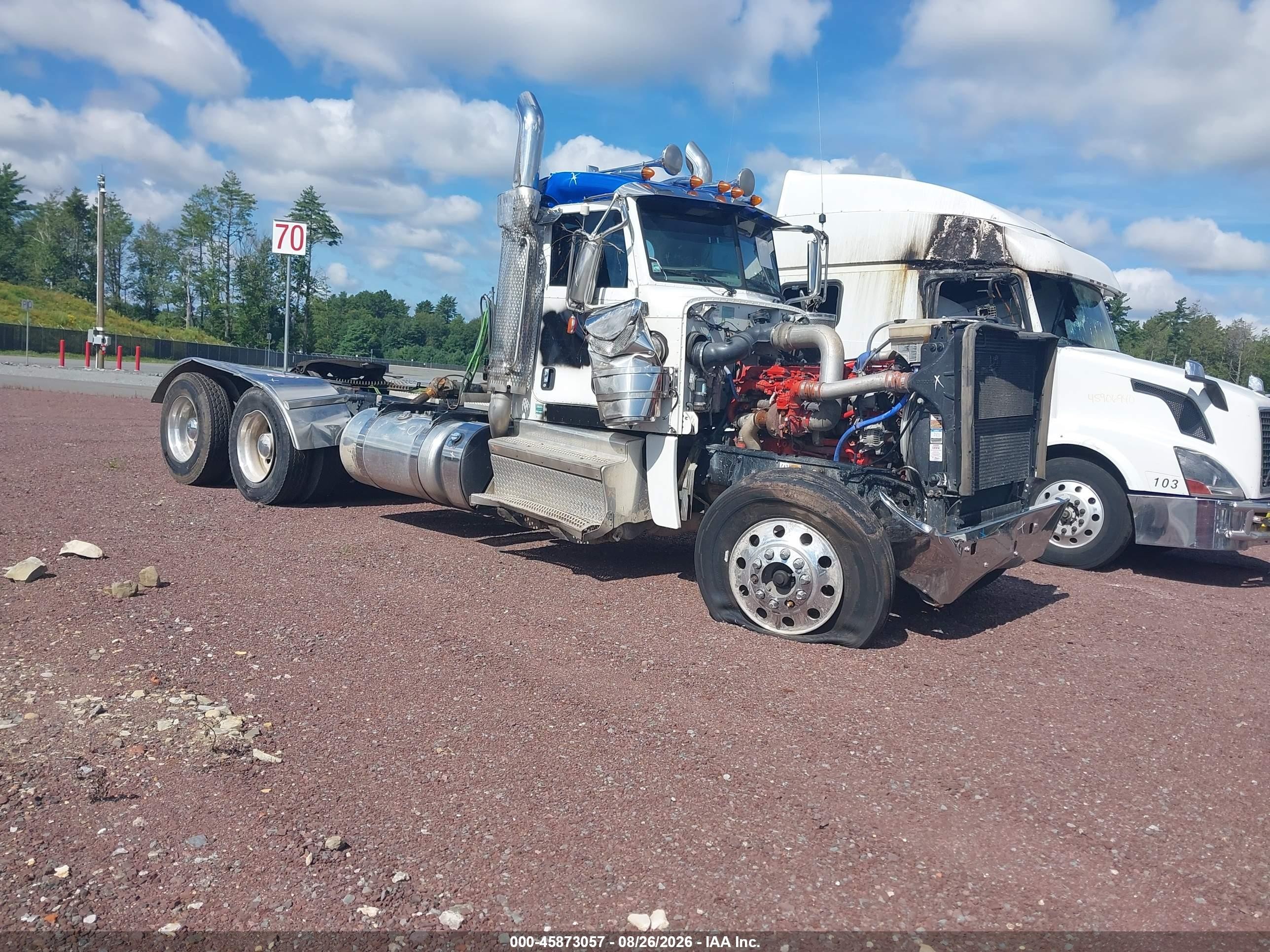 2023 Peterbilt 389 VIN 1XPXD40X3PD859799 — IAAI salvage auction photo