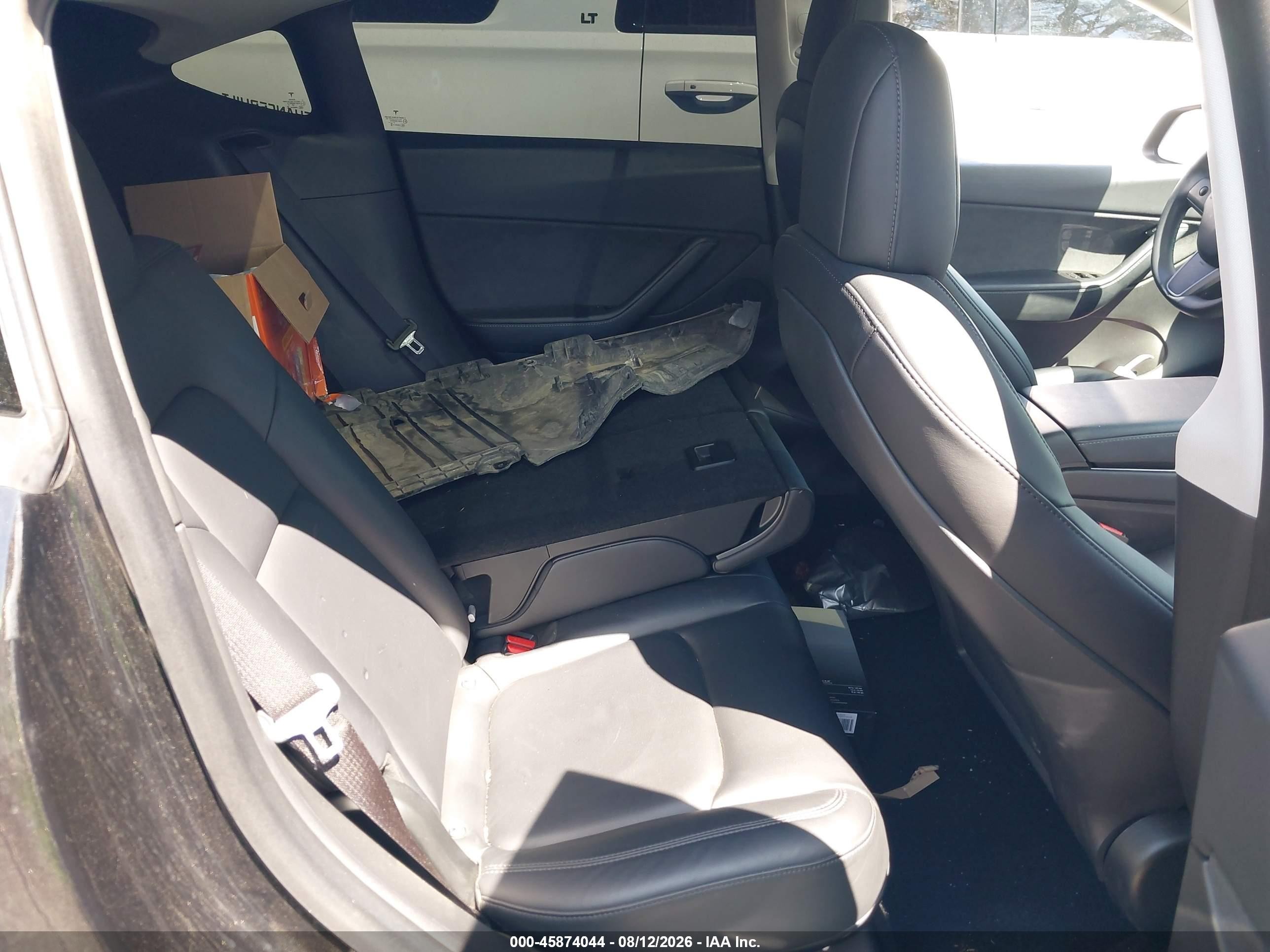 2020 Tesla Model Y VIN 5YJYGDEE4LF038976 IAAI salvage auction — Side, Salvage Certificate (California), sold $8,500 on 2026-09-12 (photo 8)