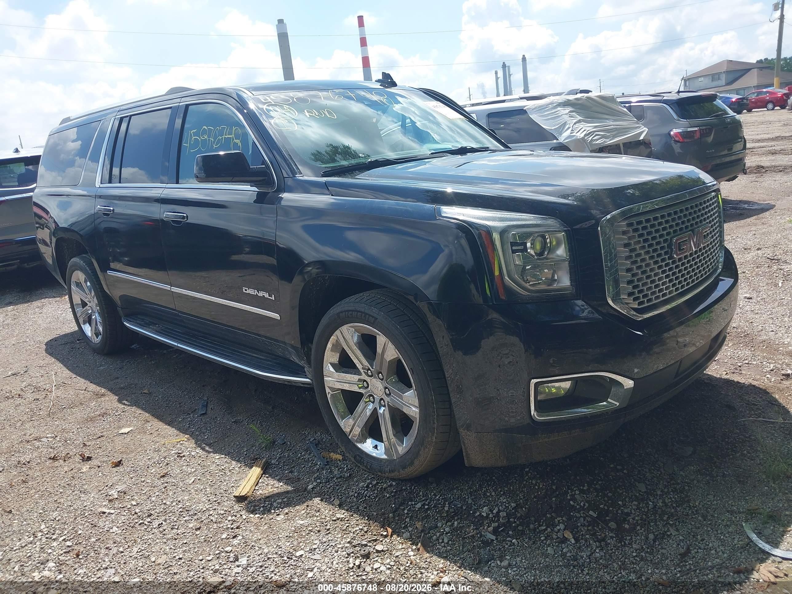 2017 GMC Yukon XL VIN 1GKS2HKJXHR301703 — IAAI salvage auction photo