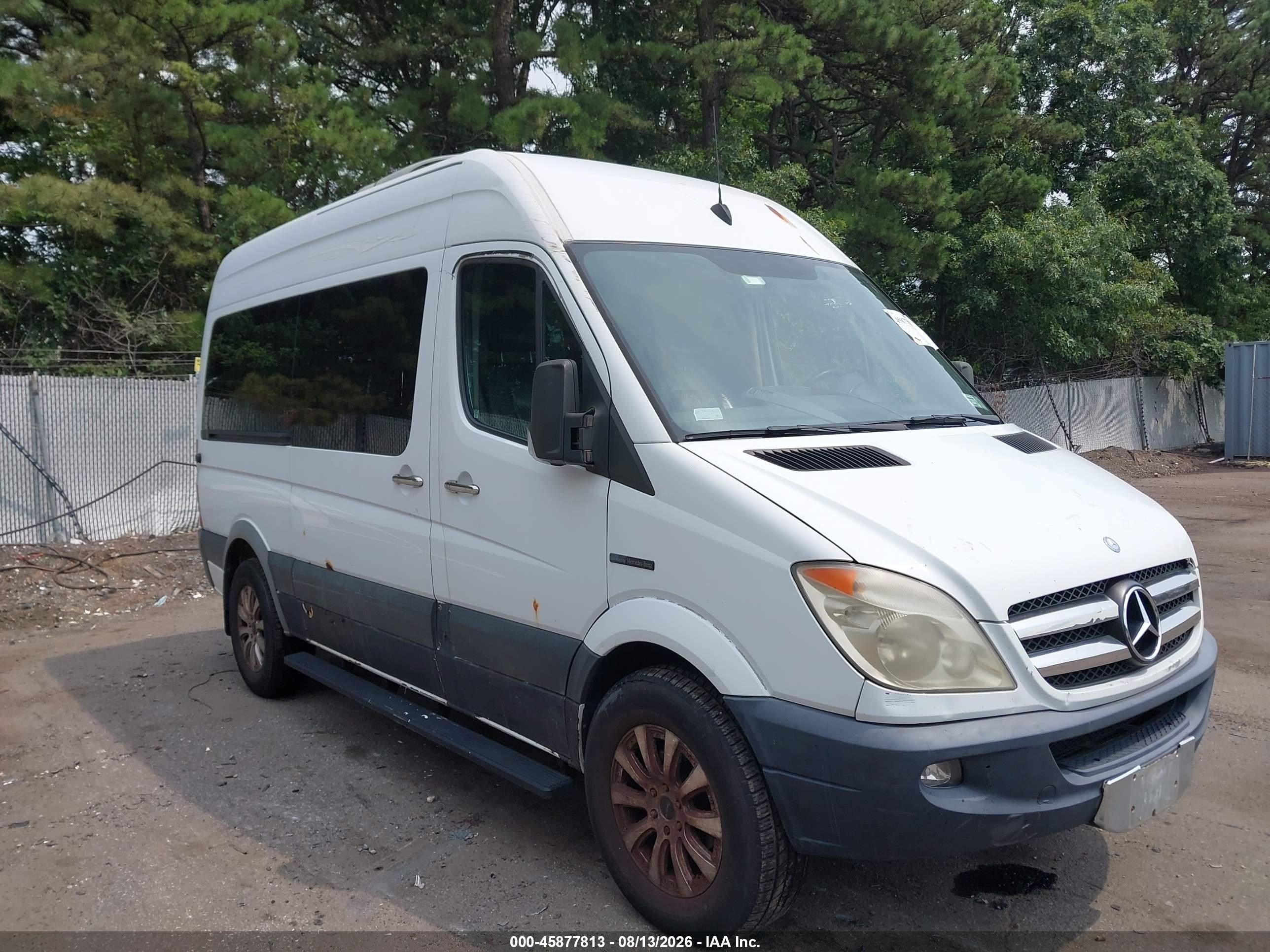 2007 Freightliner Sprinter 2500 VIN WDRPE745775184882 — IAAI salvage auction photo