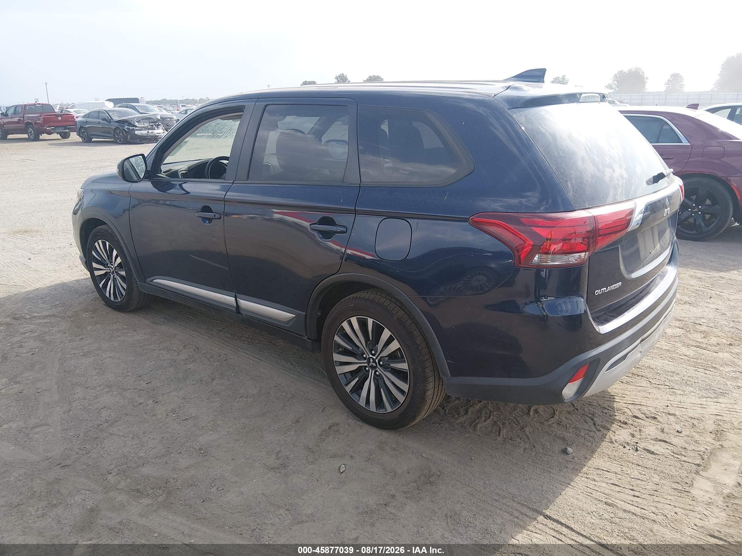 2020 Mitsubishi Outlander VIN JA4AD3A37LZ007119 IAAI salvage auction — Side, Salvage (Arkansas), sold $3,150 on 2026-09-09 (photo 3)
