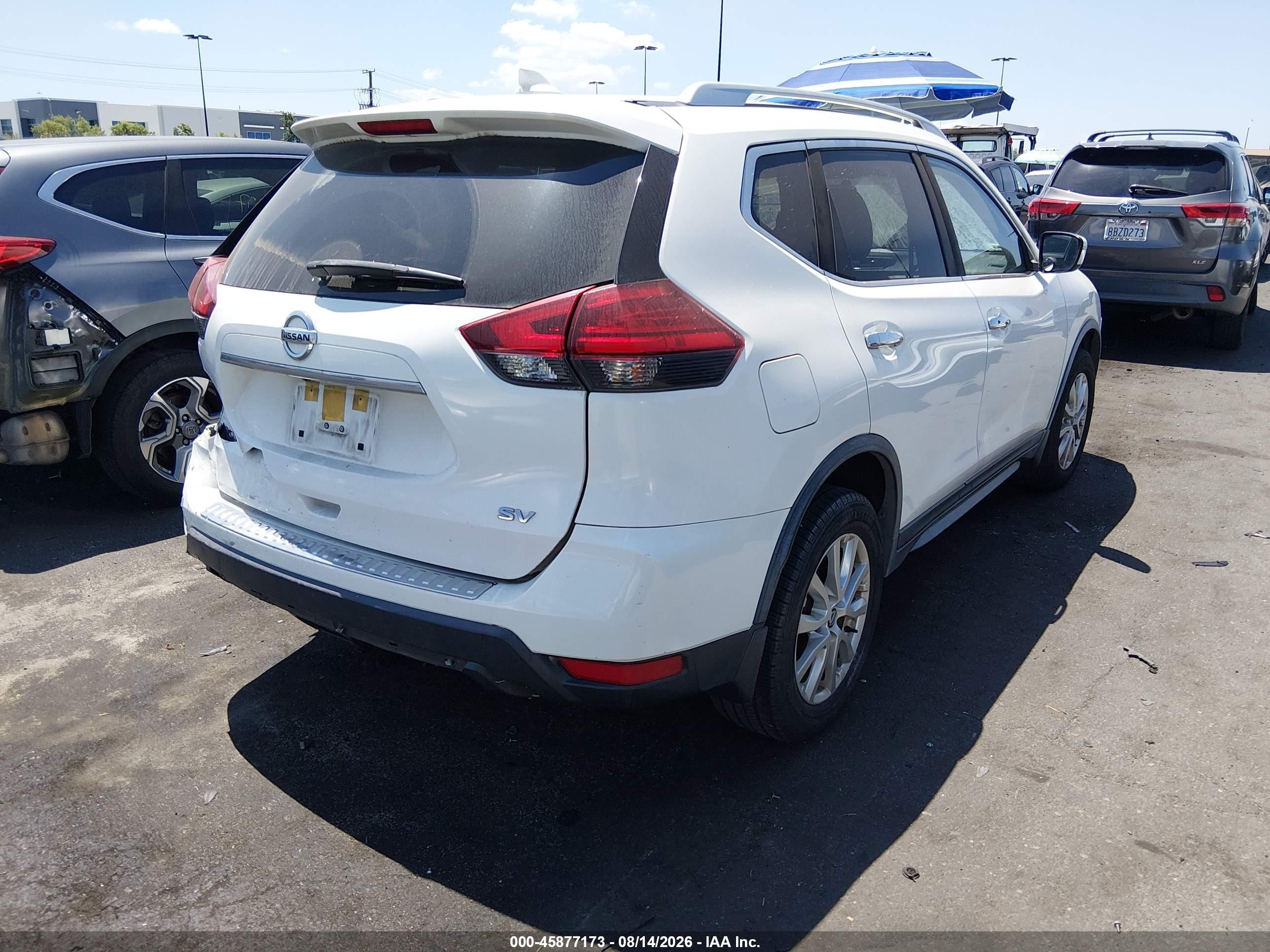 2017 Nissan Rogue VIN JN8AT2MT5HW134544 IAAI salvage auction — Rear End, Salvage Certificate (California), sold $1,800 on 2026-09-14 (photo 4)