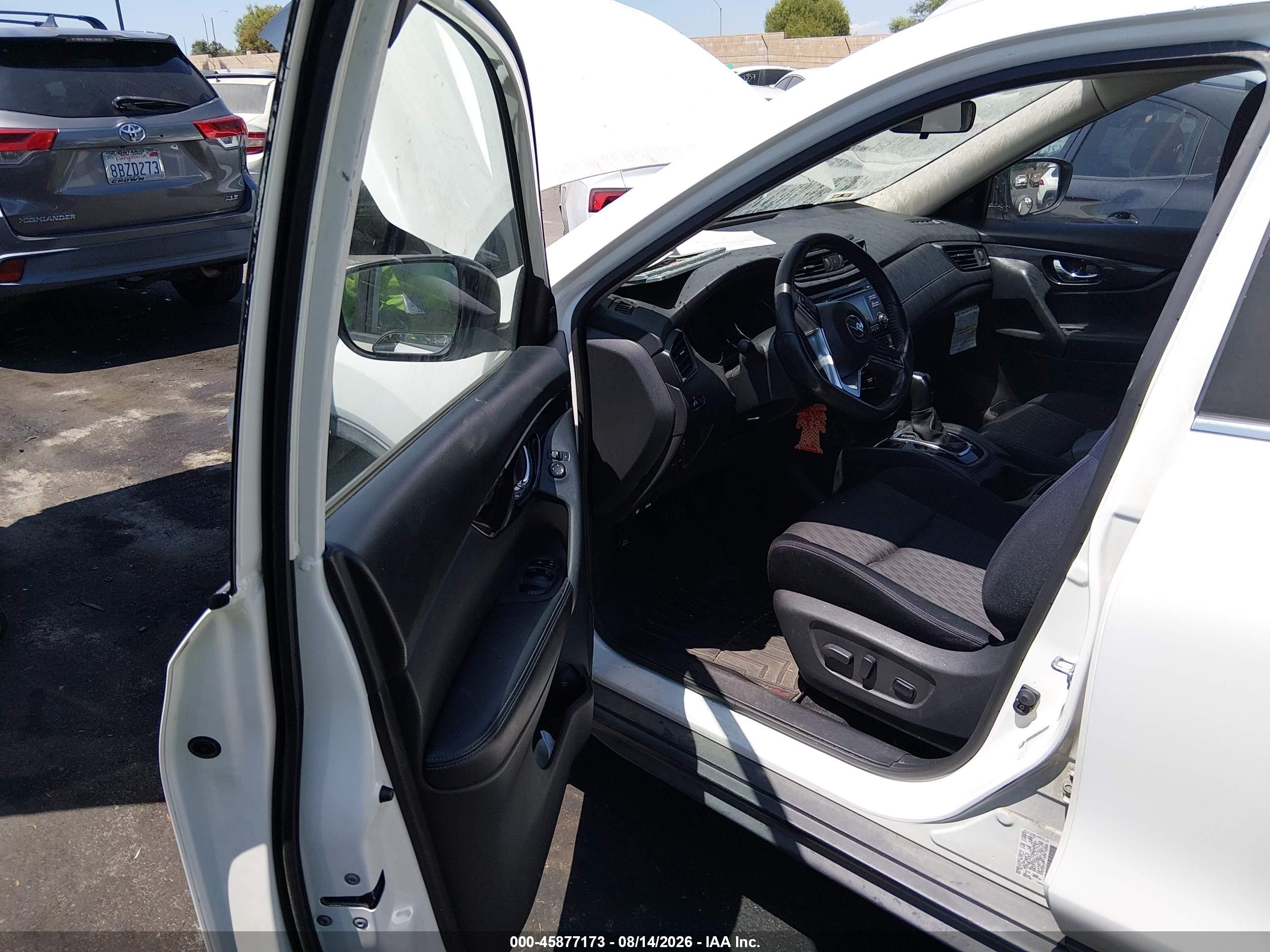 2017 Nissan Rogue VIN JN8AT2MT5HW134544 IAAI salvage auction — Rear End, Salvage Certificate (California), sold $1,800 on 2026-09-14 (photo 5)