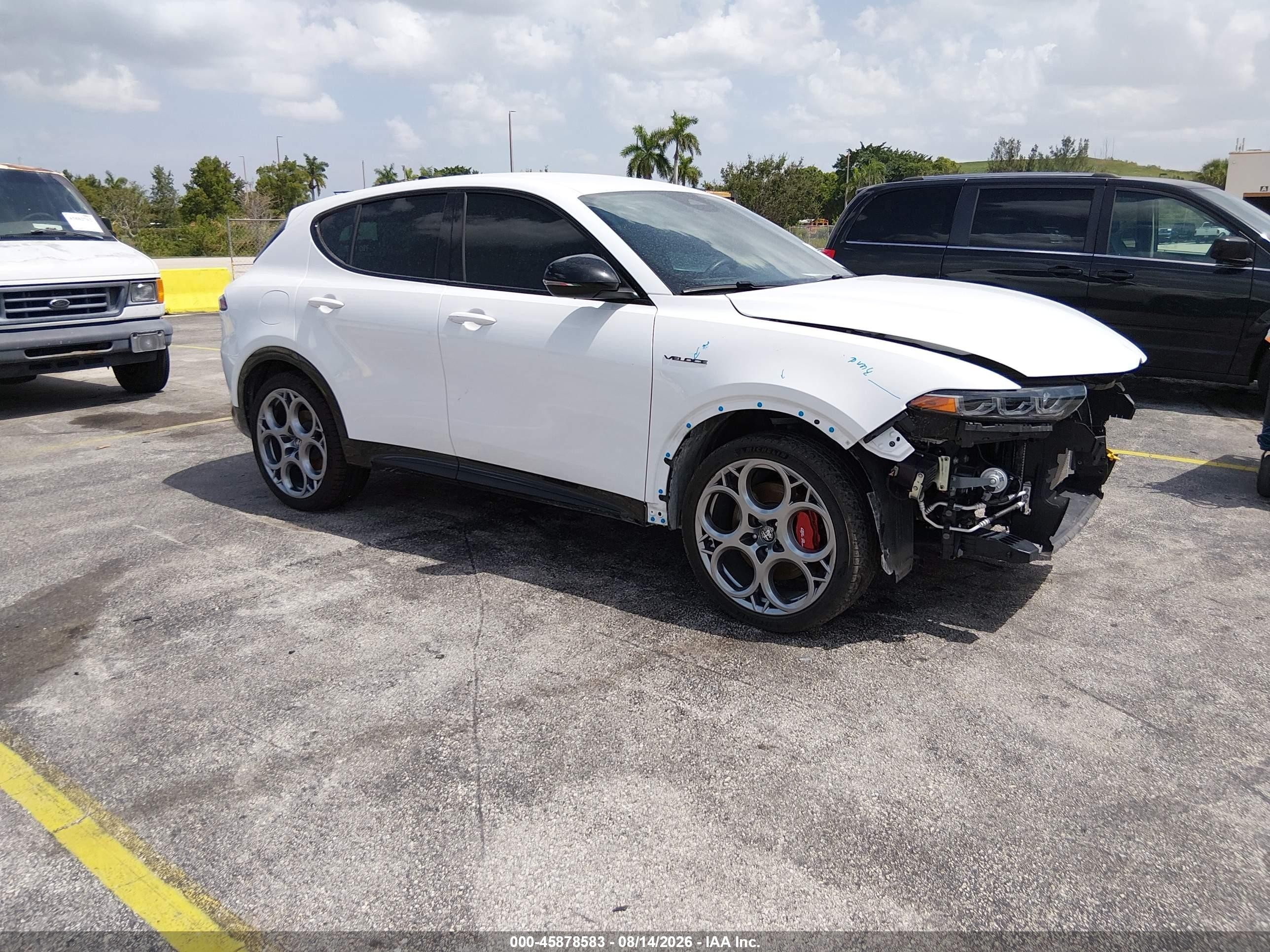 2024 Alfa Romeo Tonale VIN ZASPATDW0R3043149 — IAAI salvage auction photo