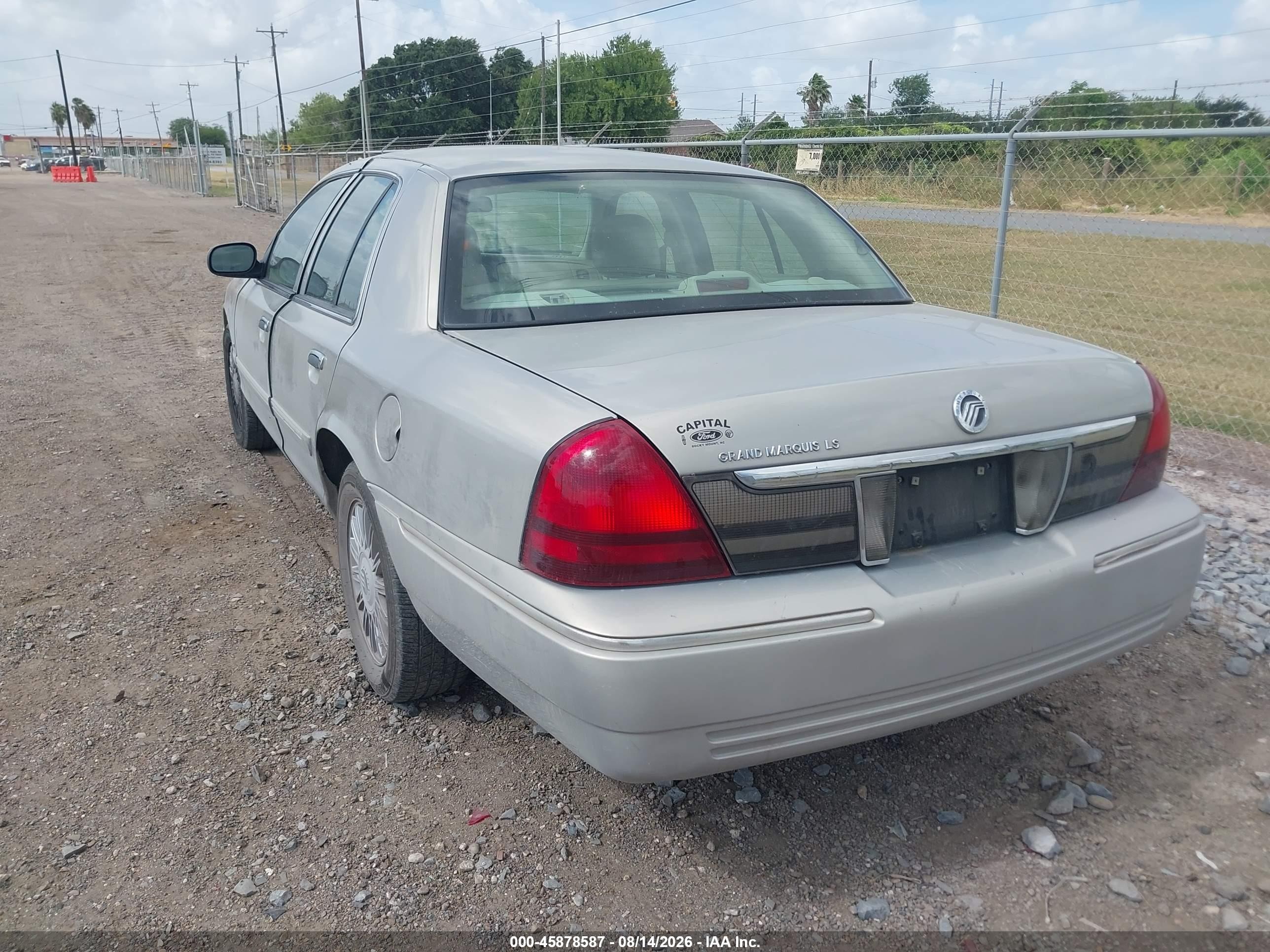 2010 Mercury Grand marquis VIN 2MEBM7FV7AX612321 IAAI salvage auction — Unknown, Salvage (Texas), sold $750 on 2026-09-10 (photo 3)