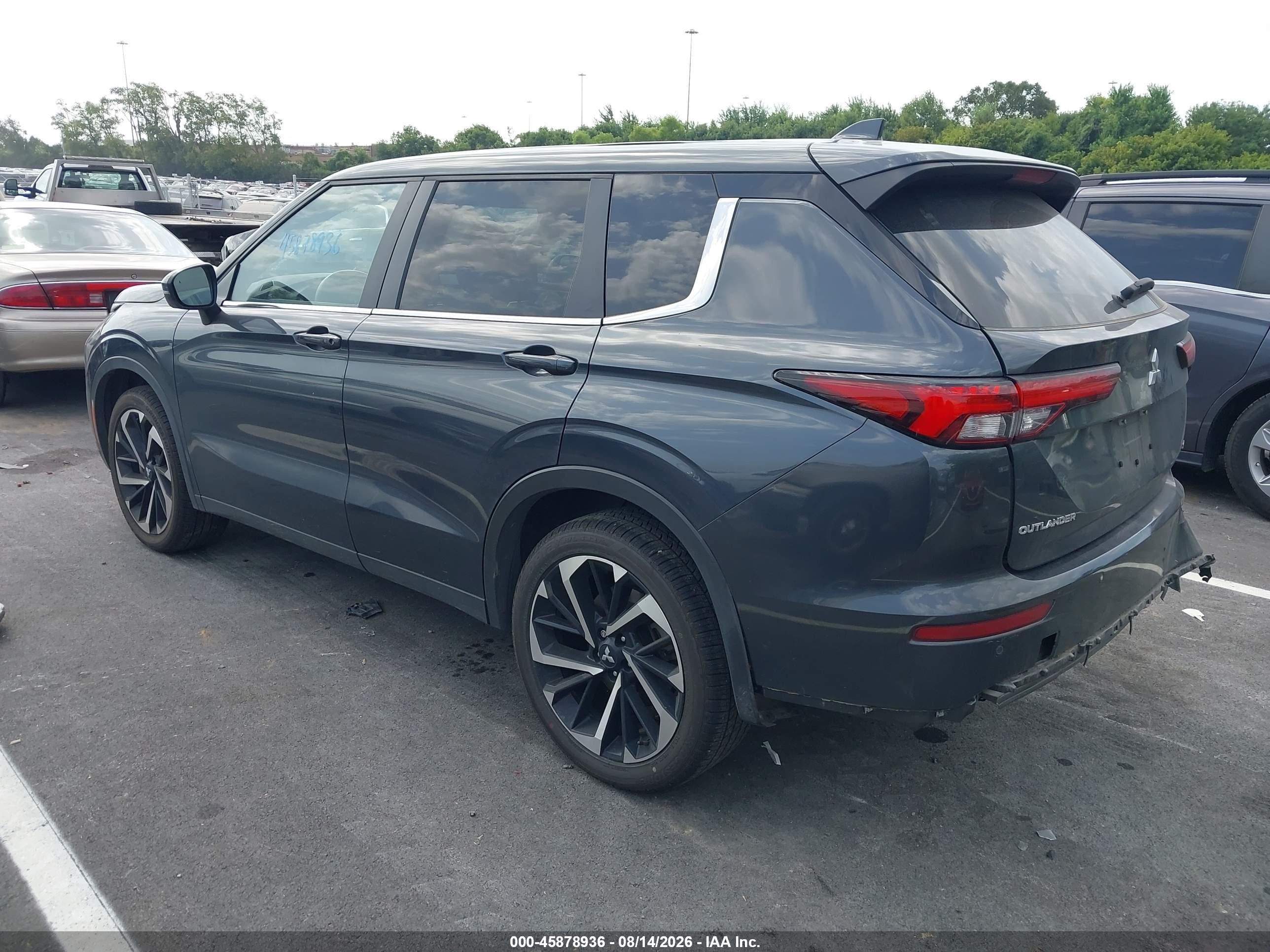 2024 Mitsubishi Outlander VIN JA4J4VA80RZ059076 IAAI salvage auction — Rear End, Salvage (Tennessee), sold $7,700 on 2026-09-24 (photo 3)