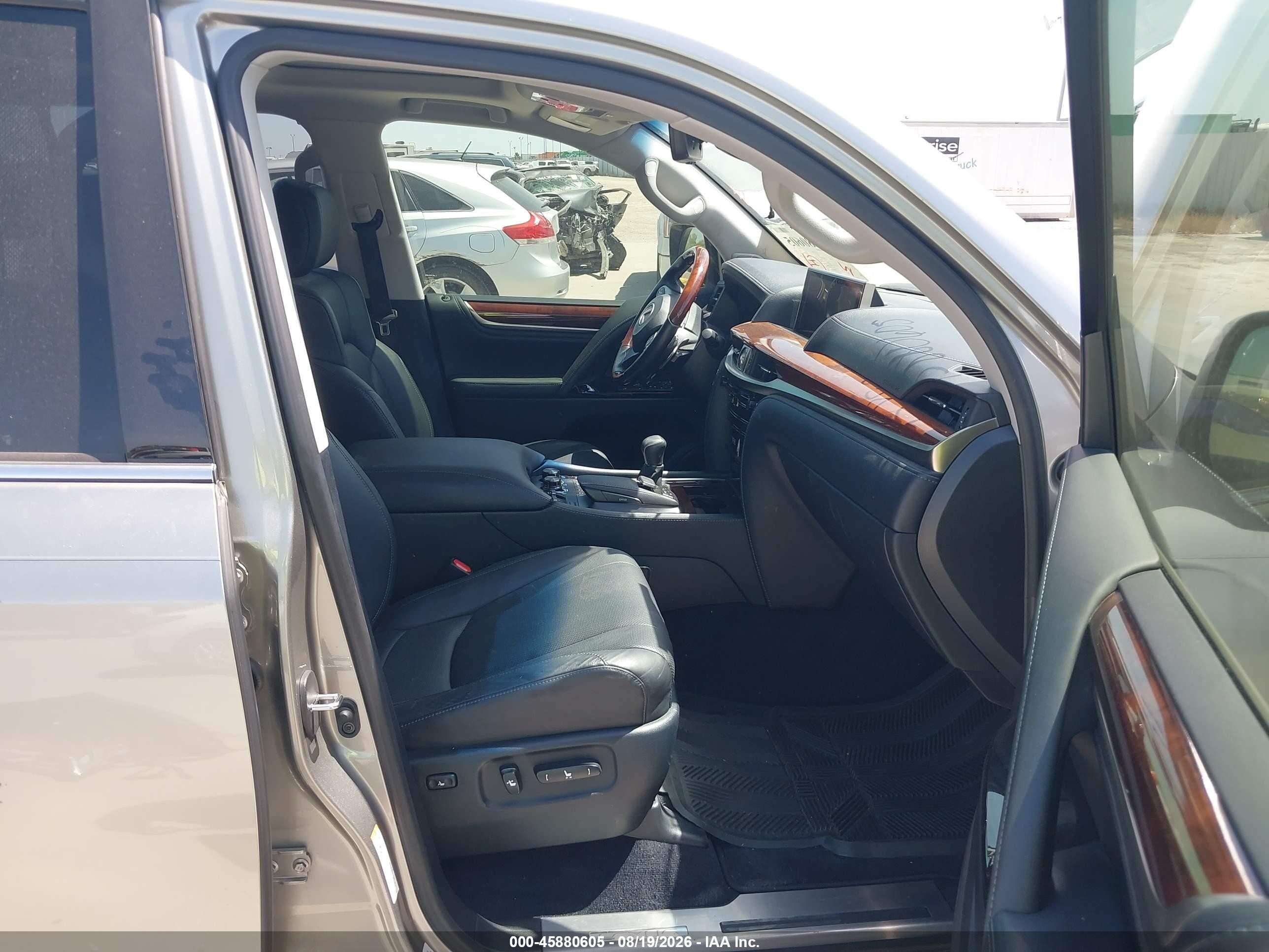 2016 Lexus LX 570 VIN JTJHY7AX7G4201622 IAAI salvage auction — Front End, Salvage (Texas), sold $31,375 on 2026-09-09 (photo 5)
