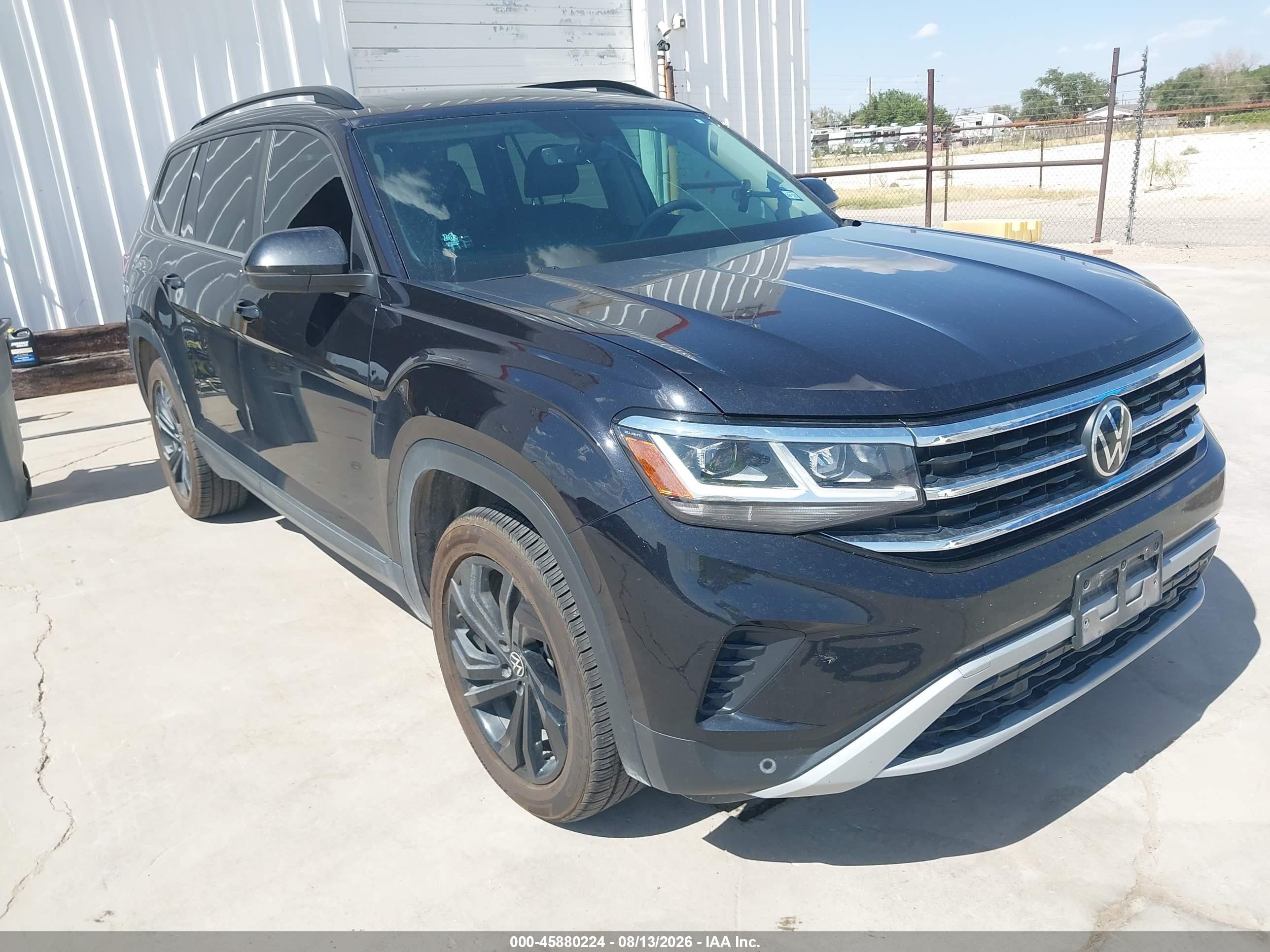 2022 Volkswagen Atlas VIN 1V2JR2CA2NC561945 — IAAI salvage auction photo