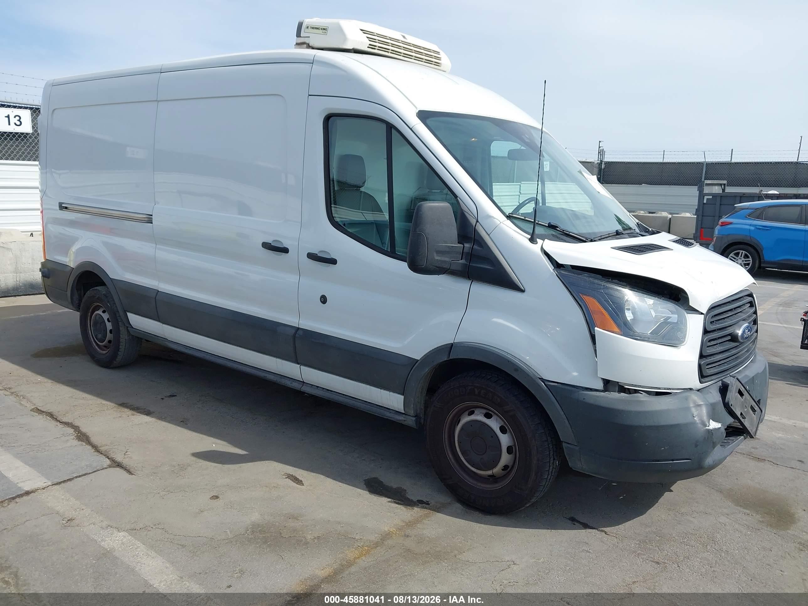 2019 Ford Transit-250 VIN 1FTYR2CM8KKB54837 — IAAI salvage auction photo