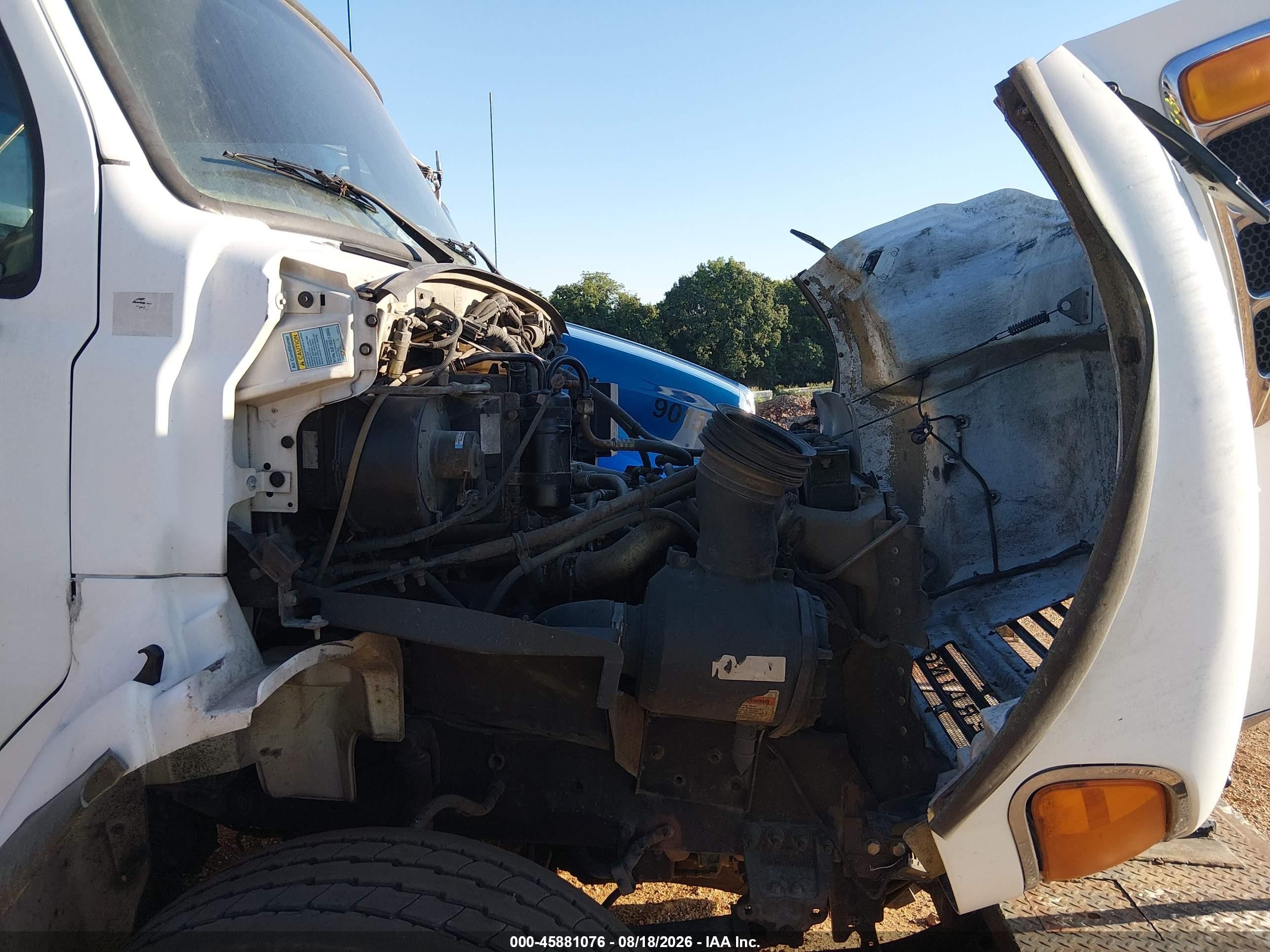 2006 Sterling Truck Acterra VIN 2FZHCHDJ06AV89577 IAAI salvage auction — Rear End, Clear (Missouri), sold $43,000 on 2026-09-18 (photo 9)