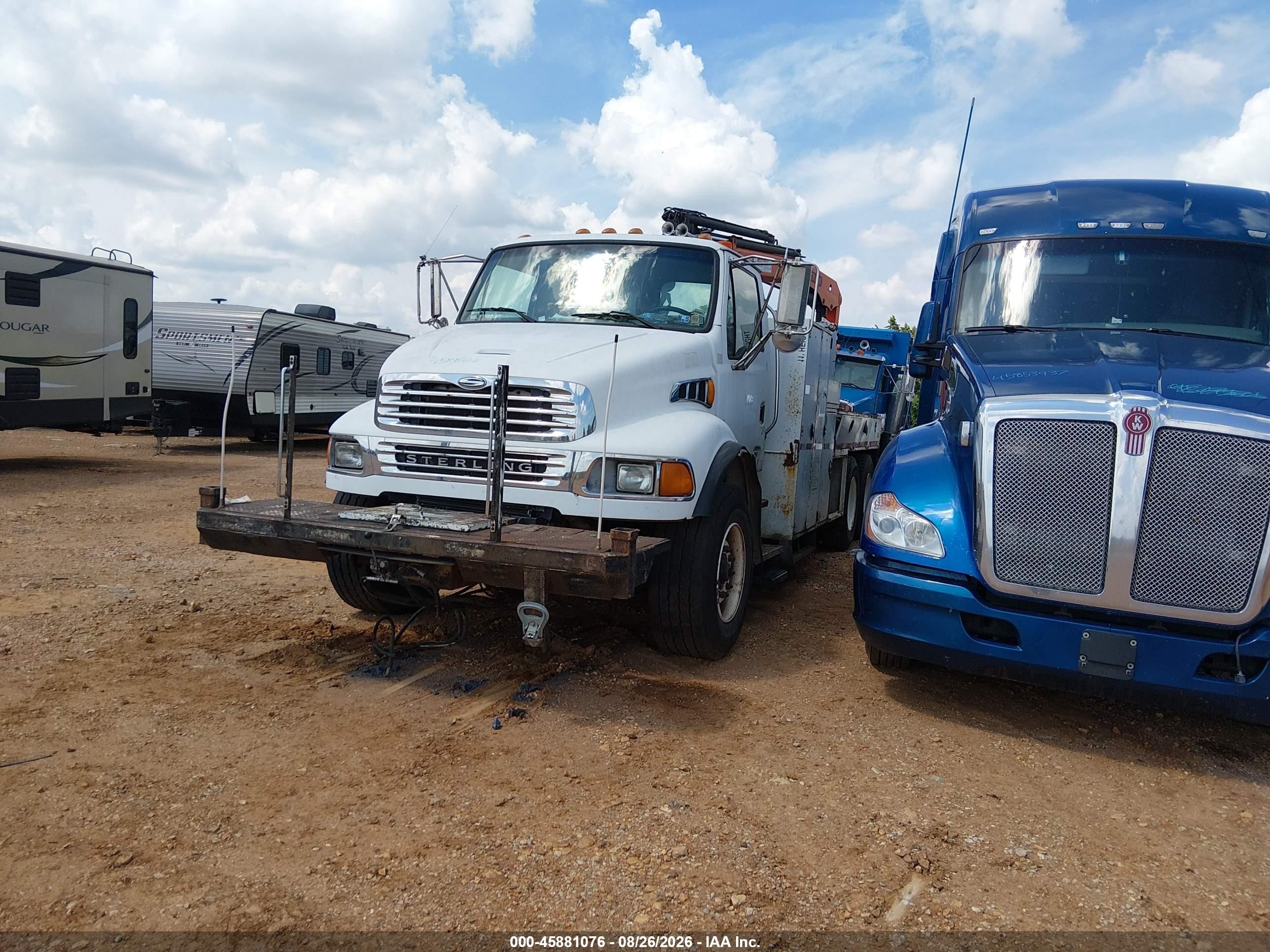 2006 Sterling Truck Acterra VIN 2FZHCHDJ06AV89577 IAAI salvage auction — Rear End, Clear (Missouri), sold $43,000 on 2026-09-18 (photo 2)