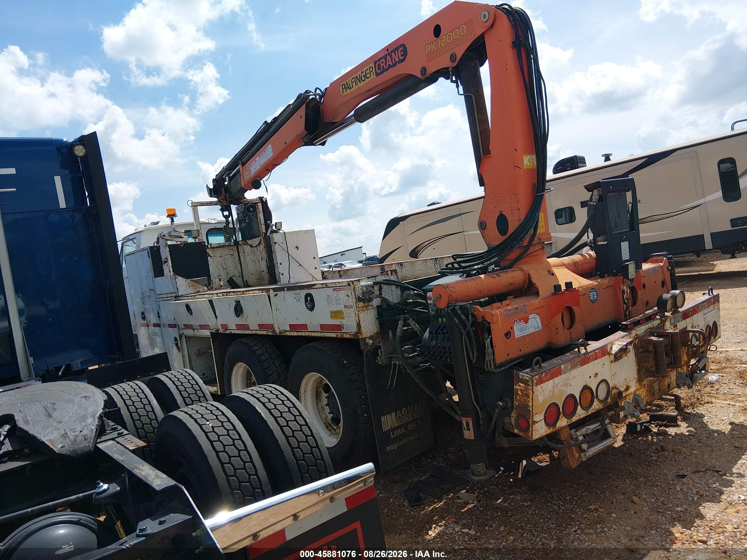 2006 Sterling Truck Acterra VIN 2FZHCHDJ06AV89577 IAAI salvage auction — Rear End, Clear (Missouri), sold $43,000 on 2026-09-18 (photo 3)