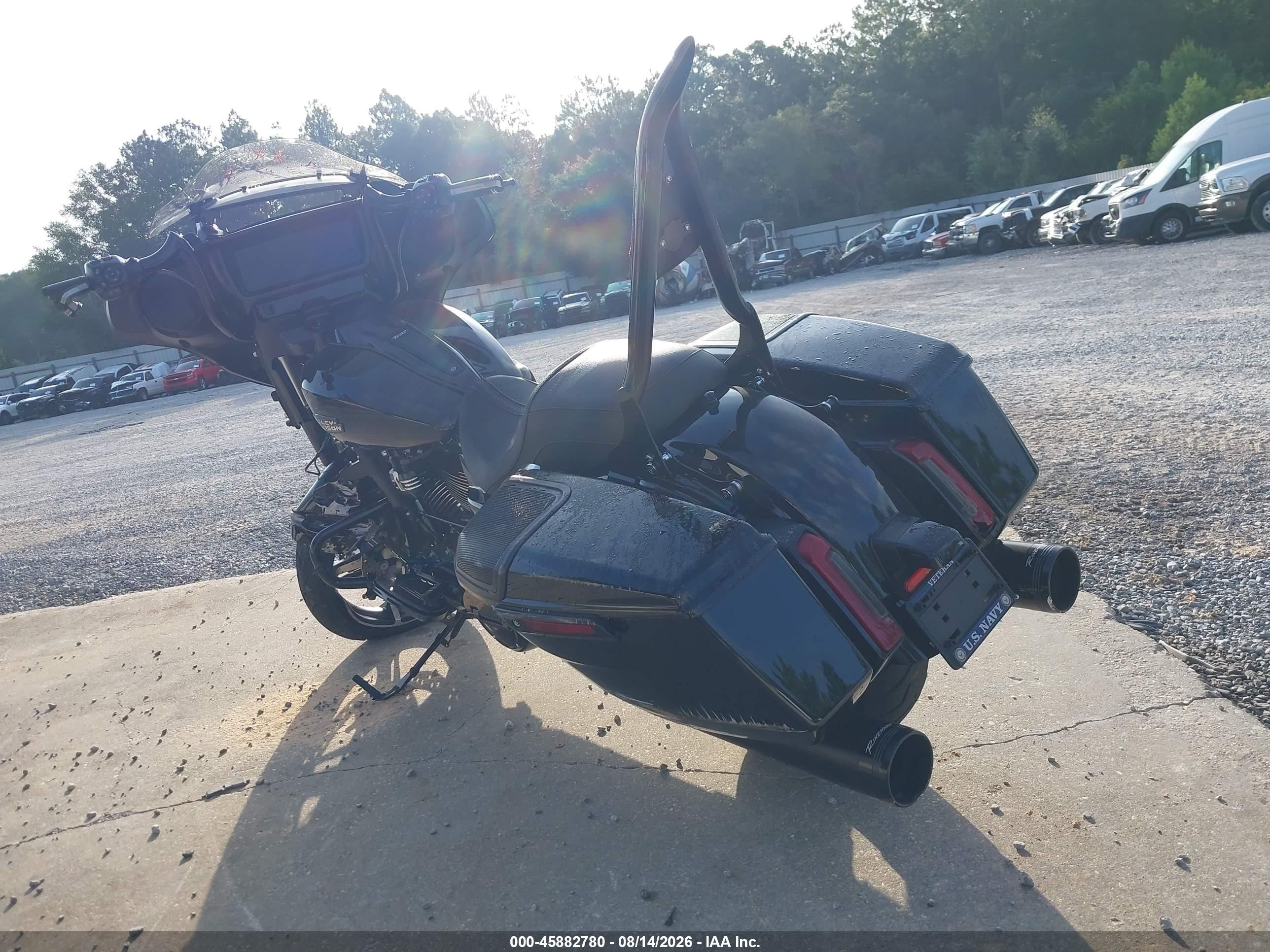 2025 Harley-davidson Street glide VIN 1HD1KB711SB605174 IAAI salvage auction — Front End, Rebuildable (Florida), sold $8,000 on 2026-09-09 (photo 3)